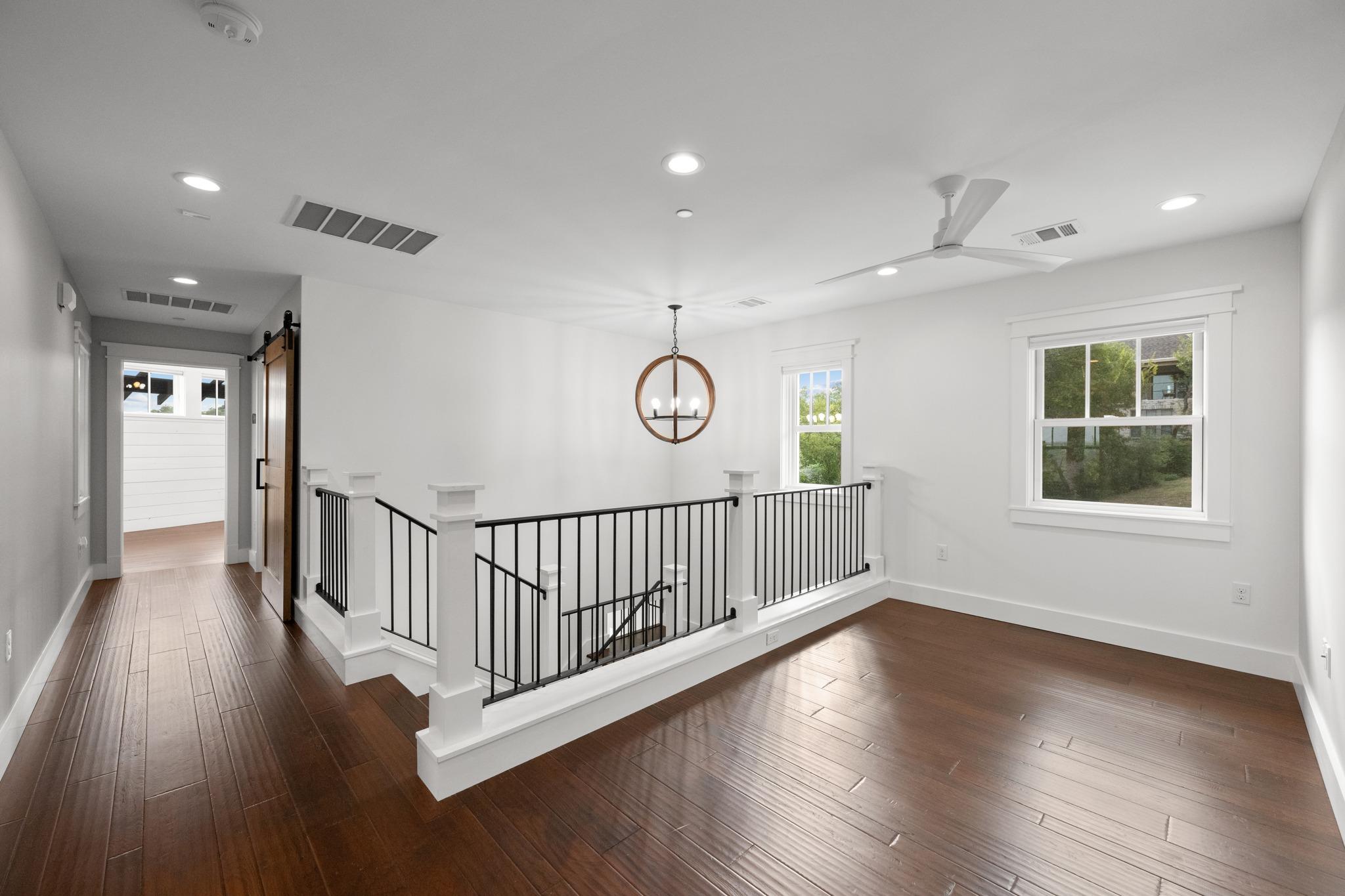 5102 Beverly Hills DR