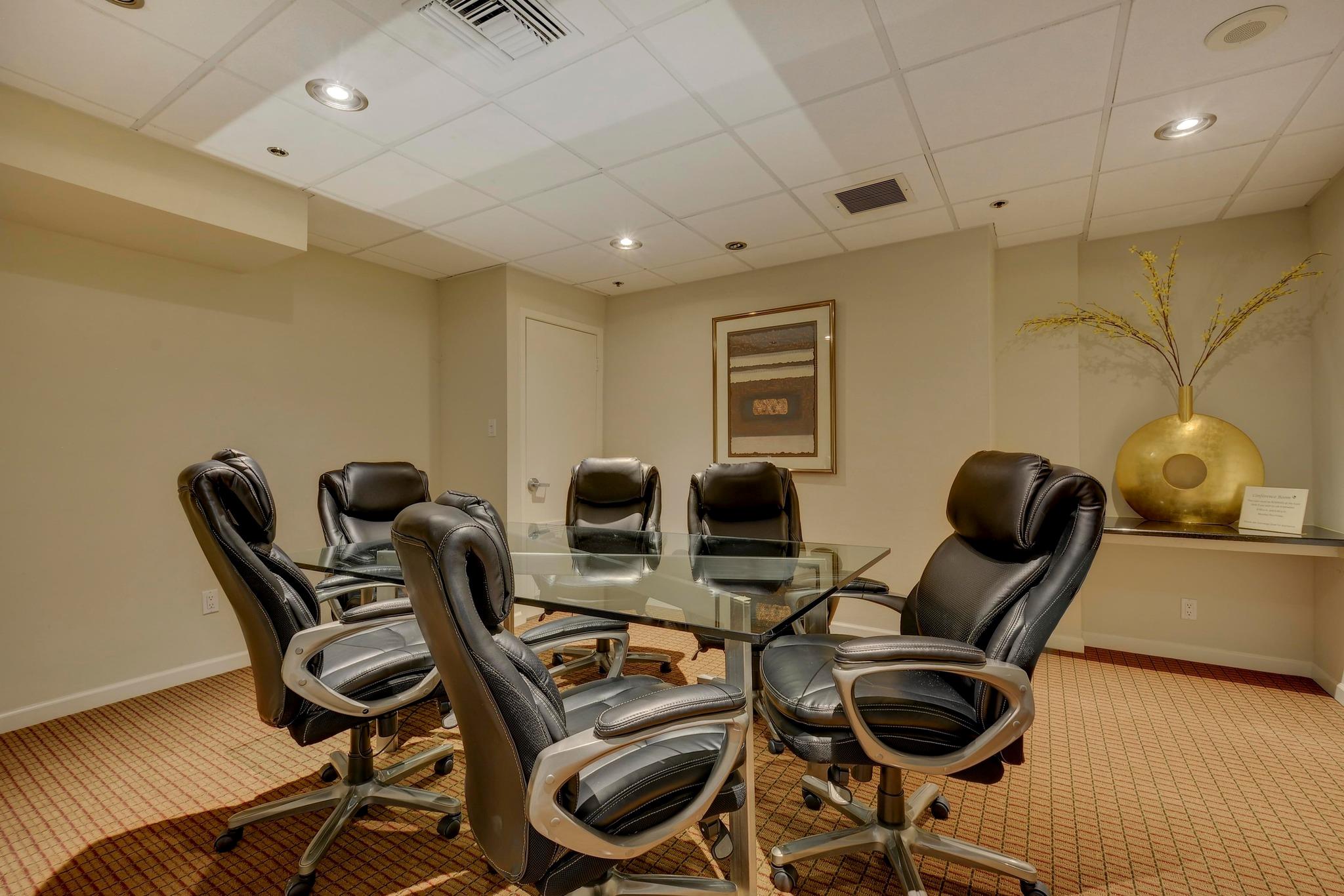 40 N Interstate 35 Unit: 7D4