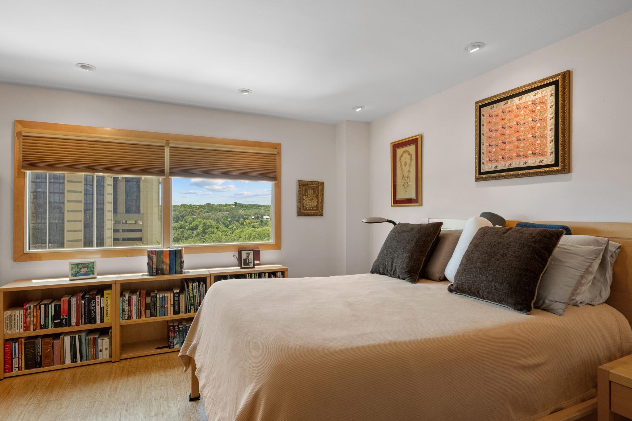 40 N Interstate 35 Unit: 7D4
