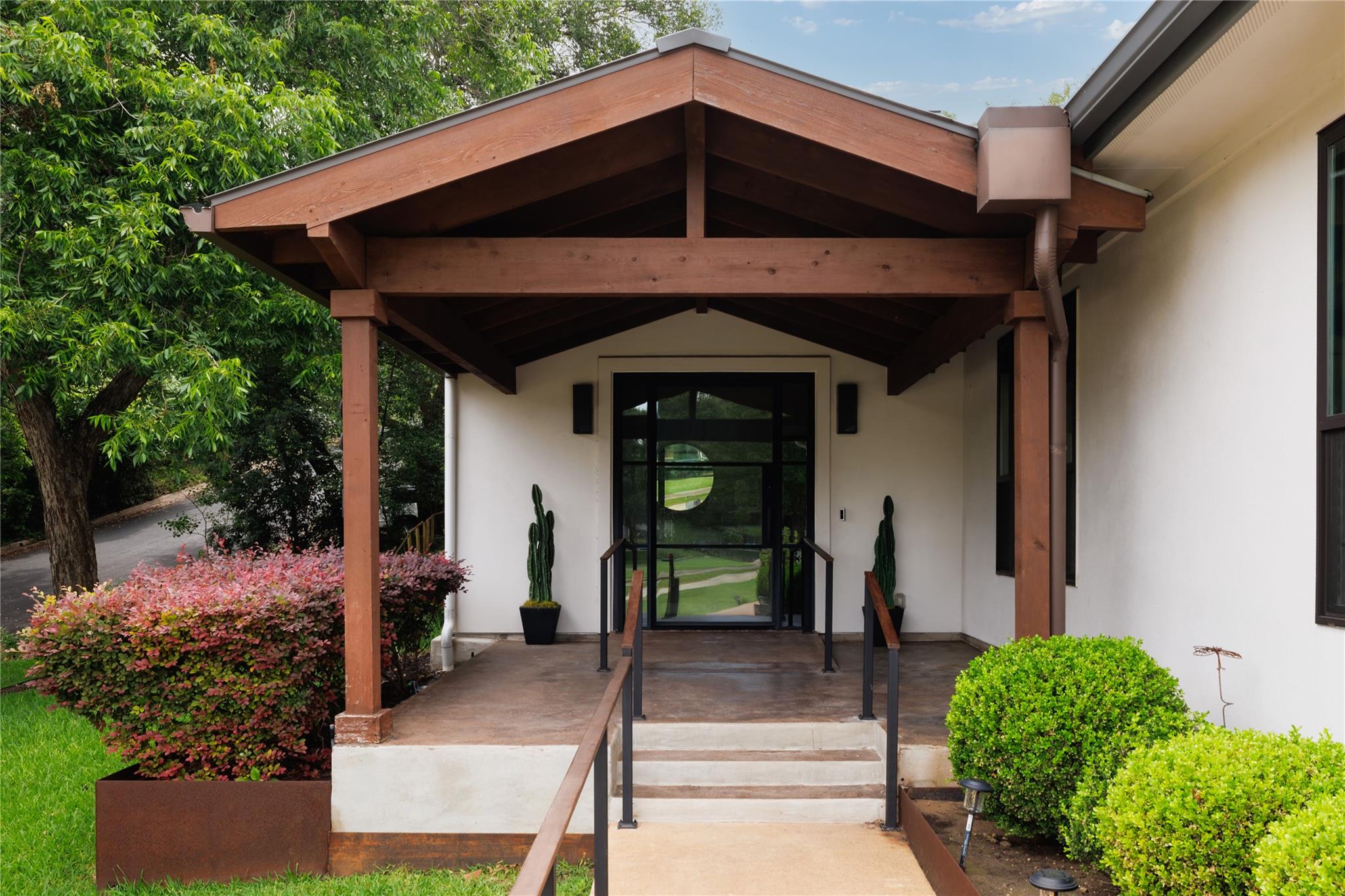 3511 Arrowhead DR