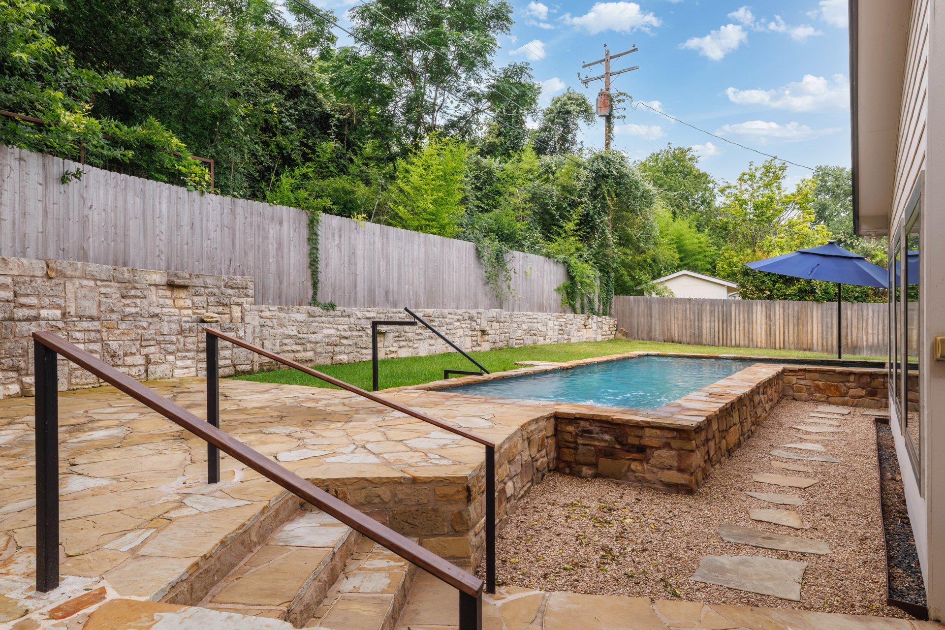 3511 Arrowhead DR