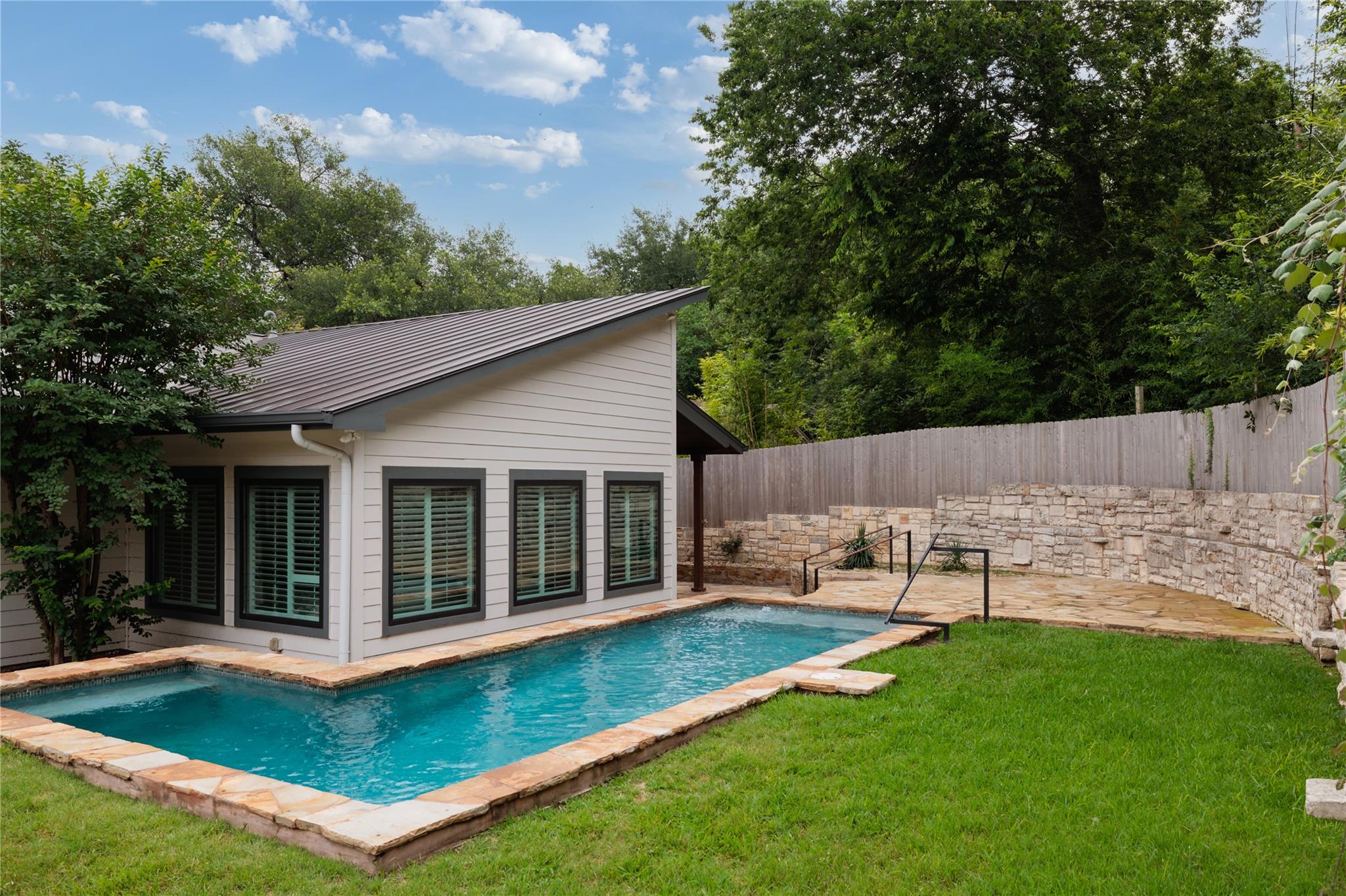 3511 Arrowhead DR