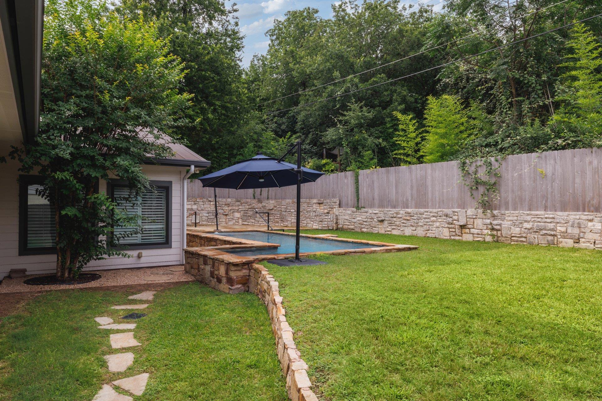 3511 Arrowhead DR