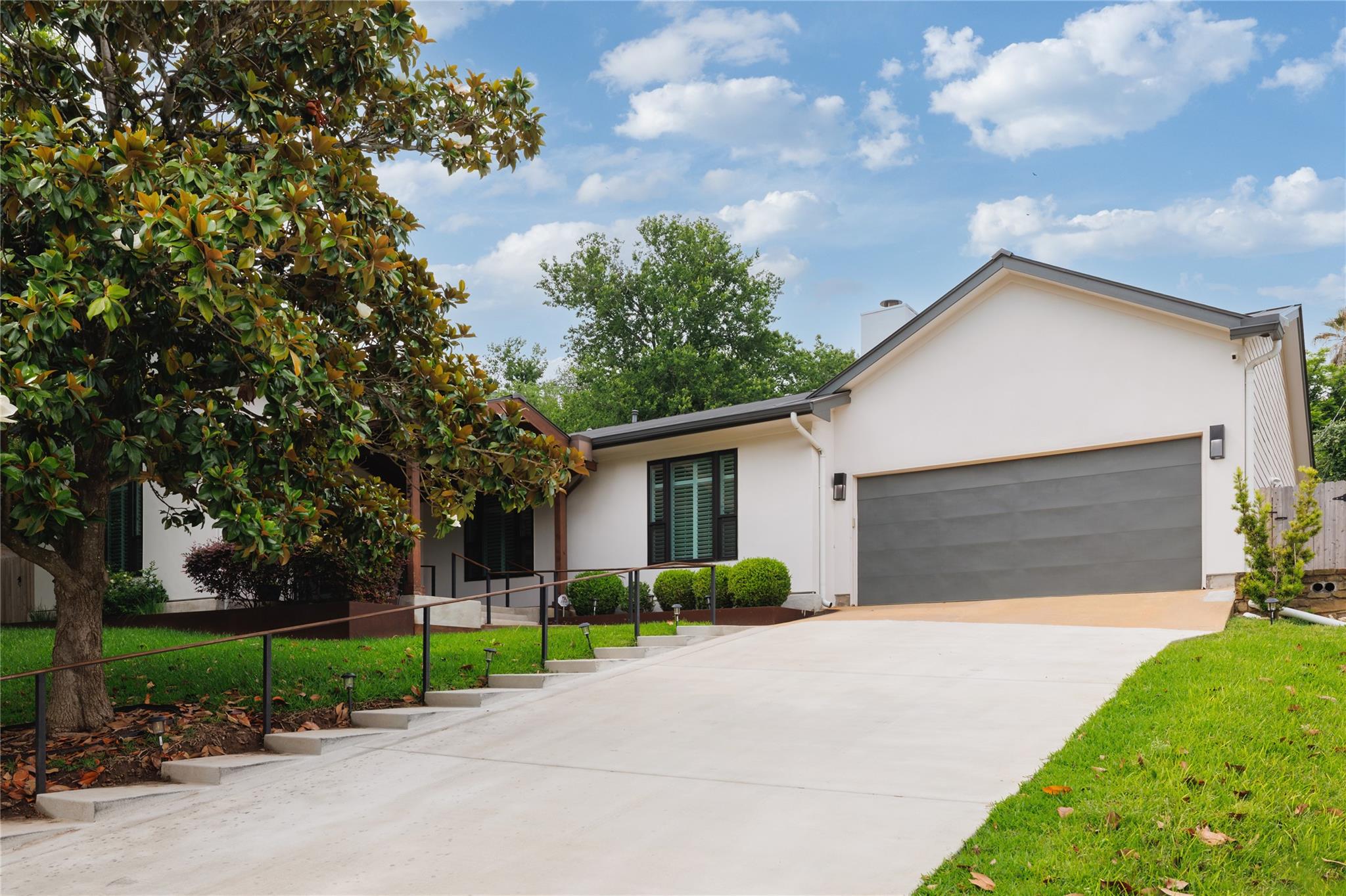3511 Arrowhead DR