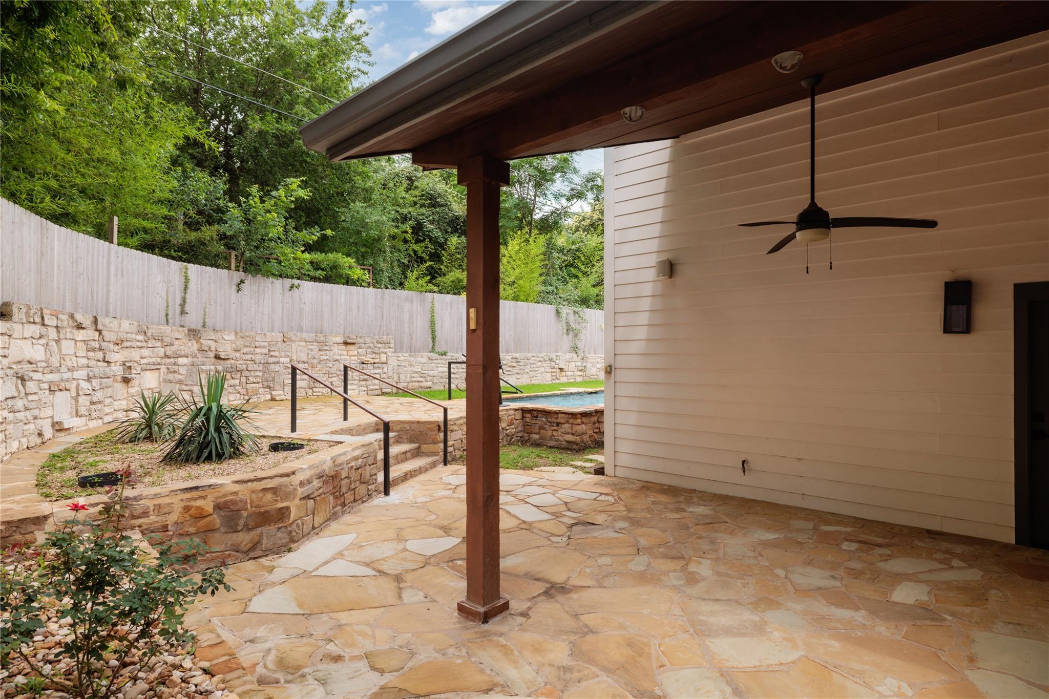 3511 Arrowhead DR