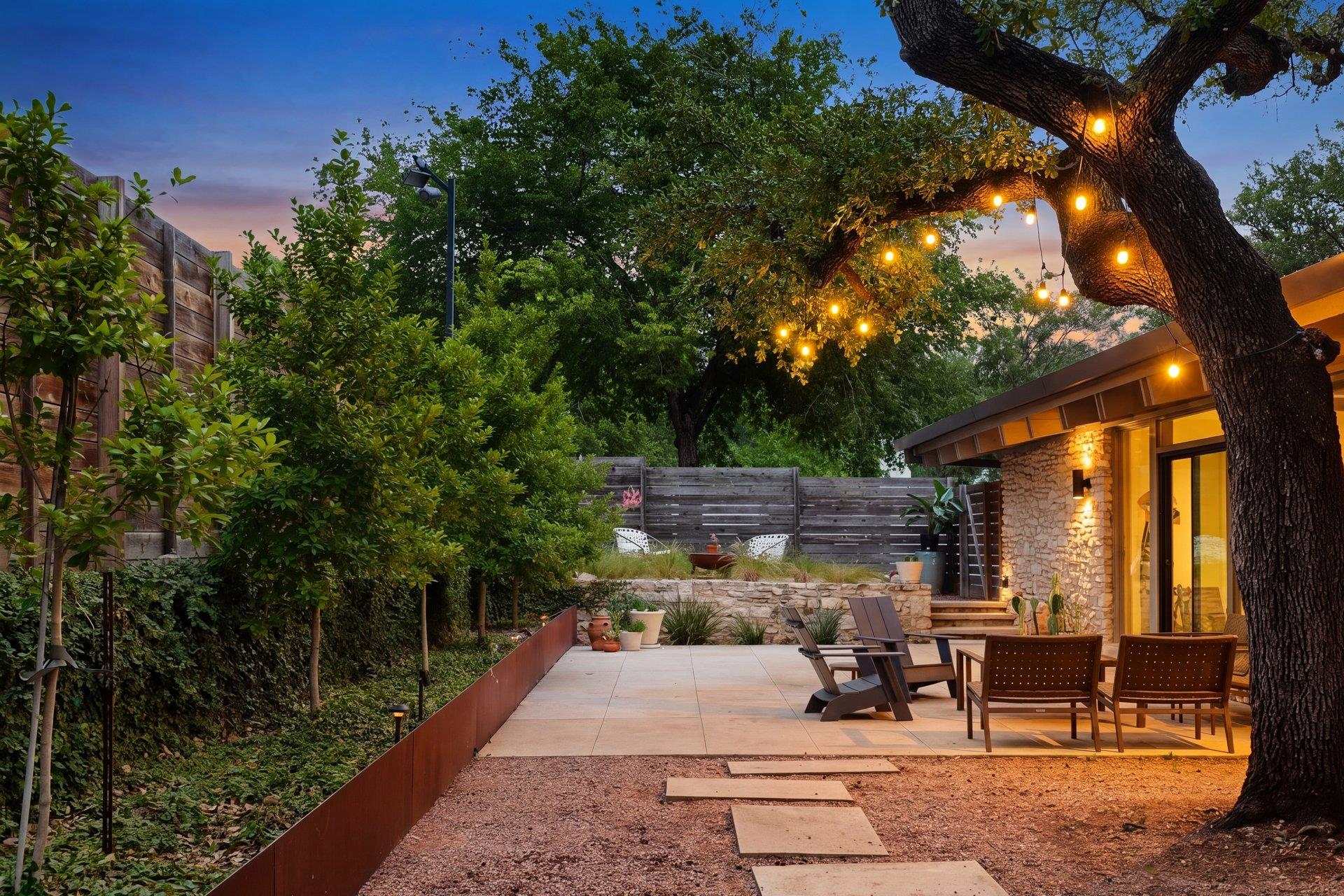 5800 Lookout Mountain DR