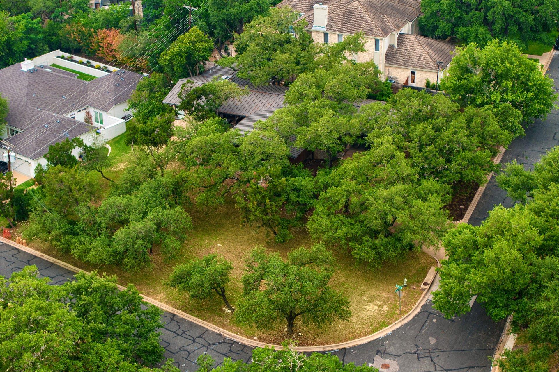 5800 Lookout Mountain DR