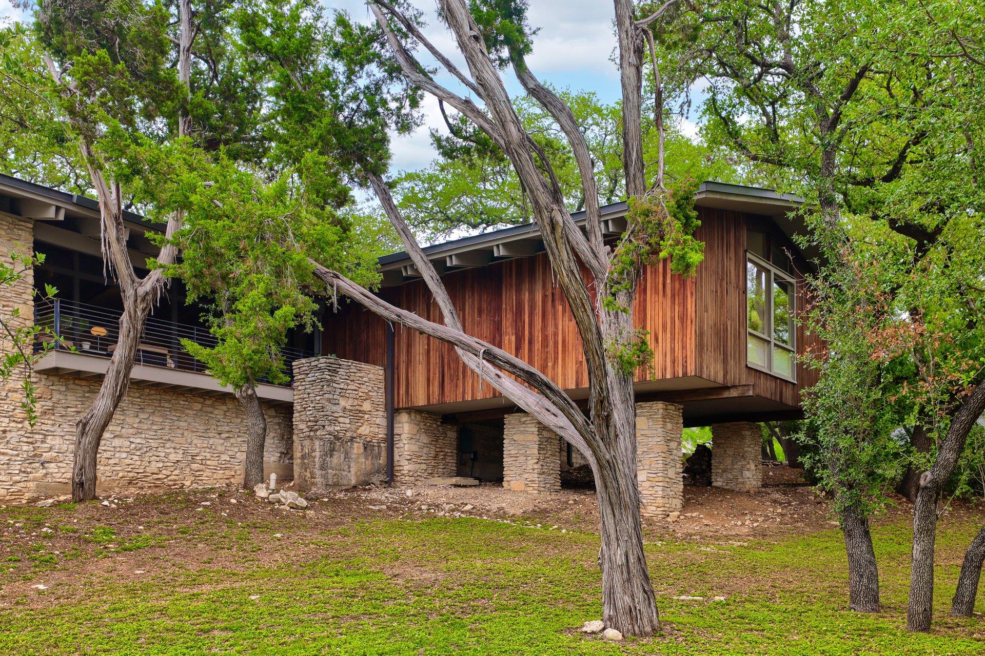 5800 Lookout Mountain DR