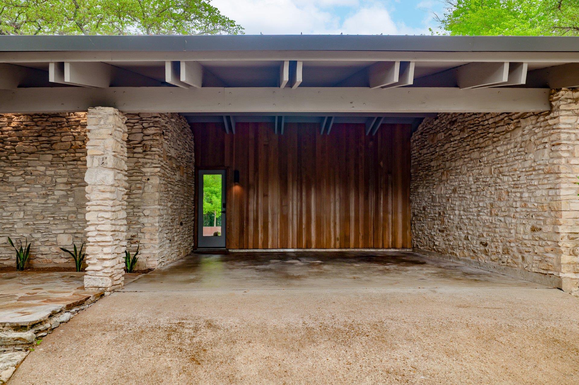 5800 Lookout Mountain DR