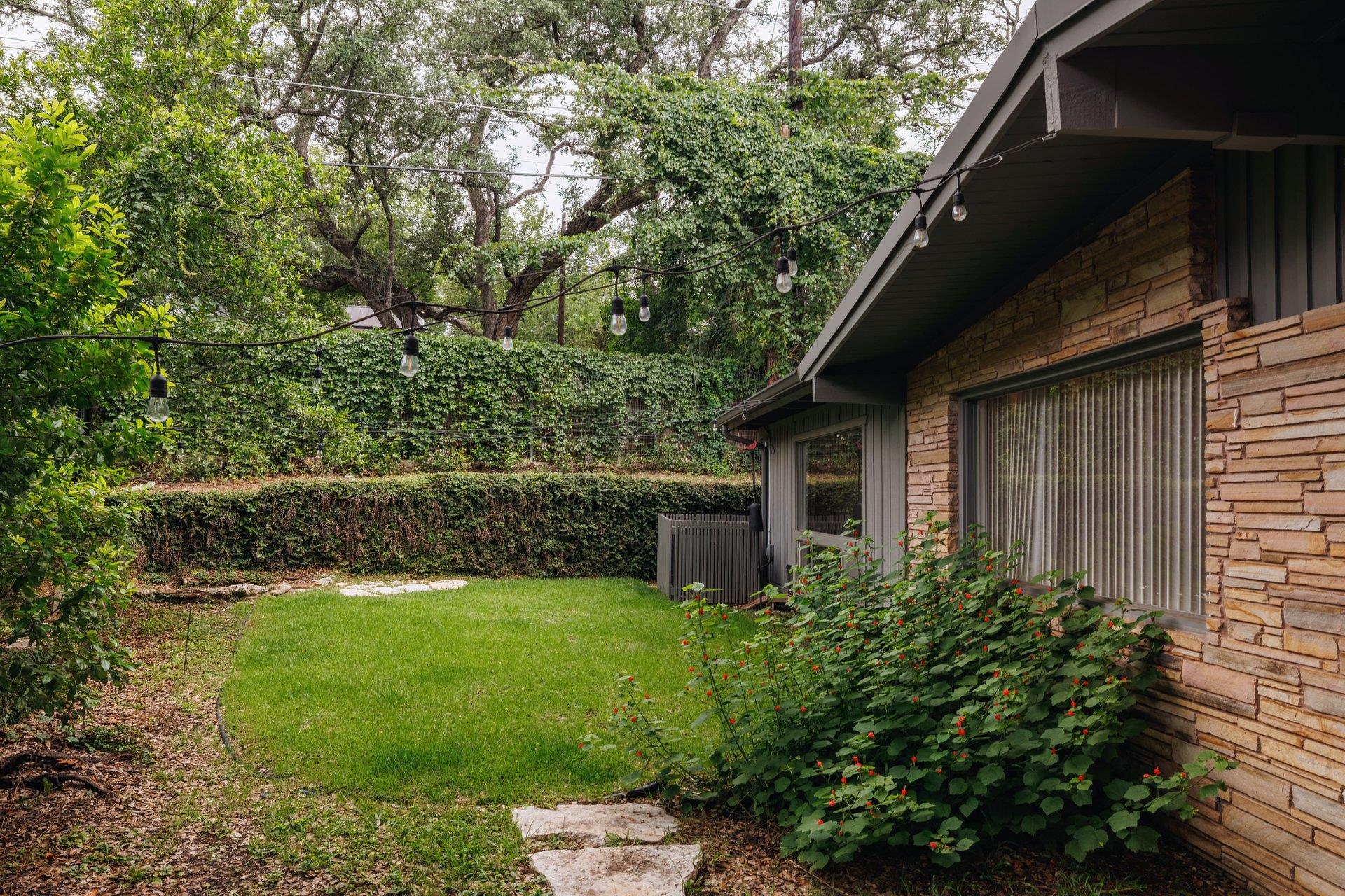 3304 Cherry Tree CIR