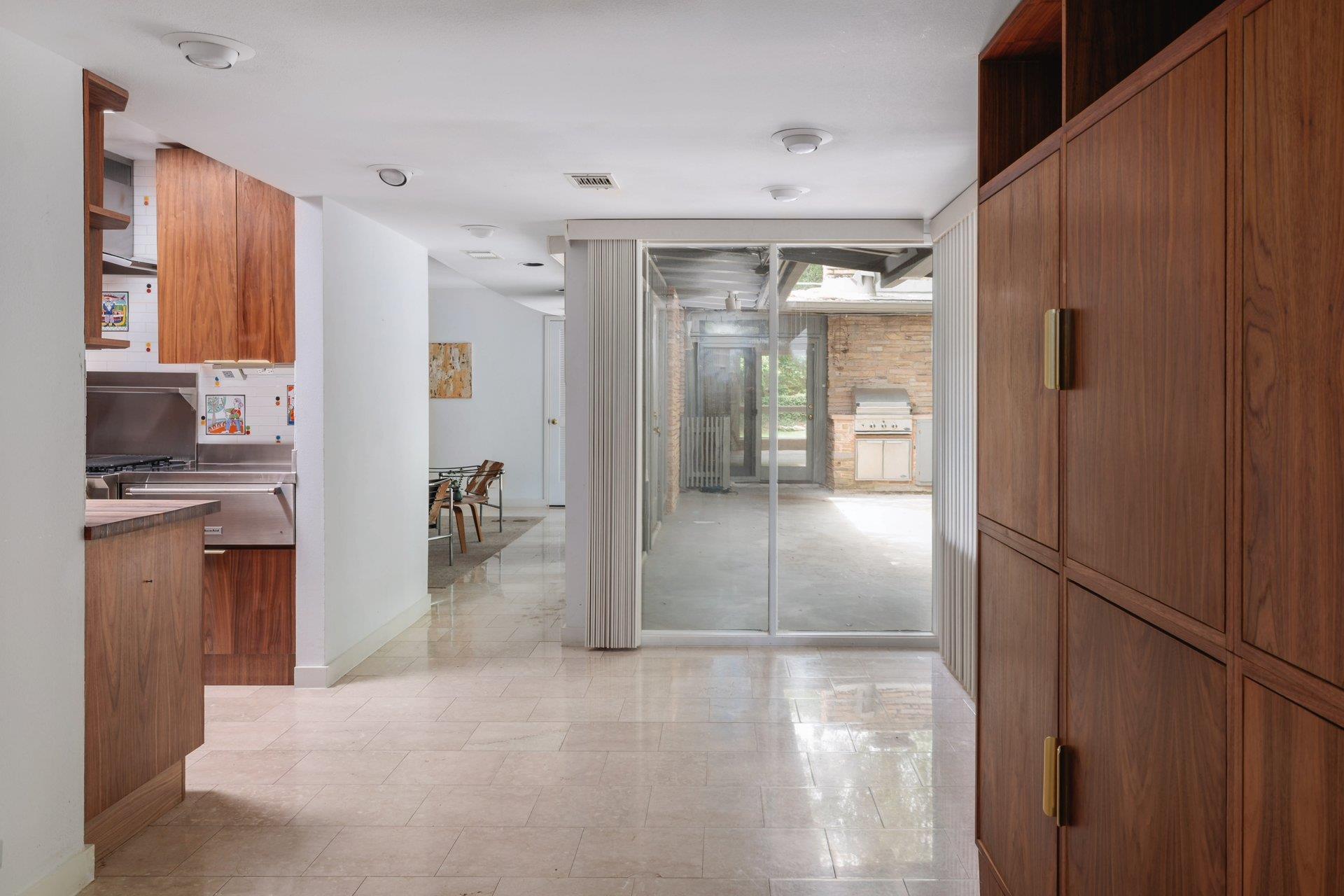 3304 Cherry Tree CIR