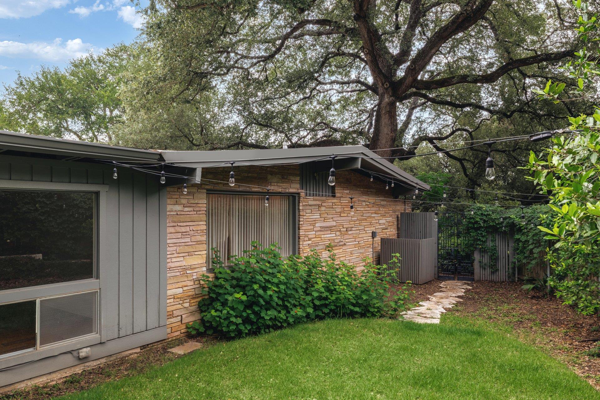 3304 Cherry Tree CIR