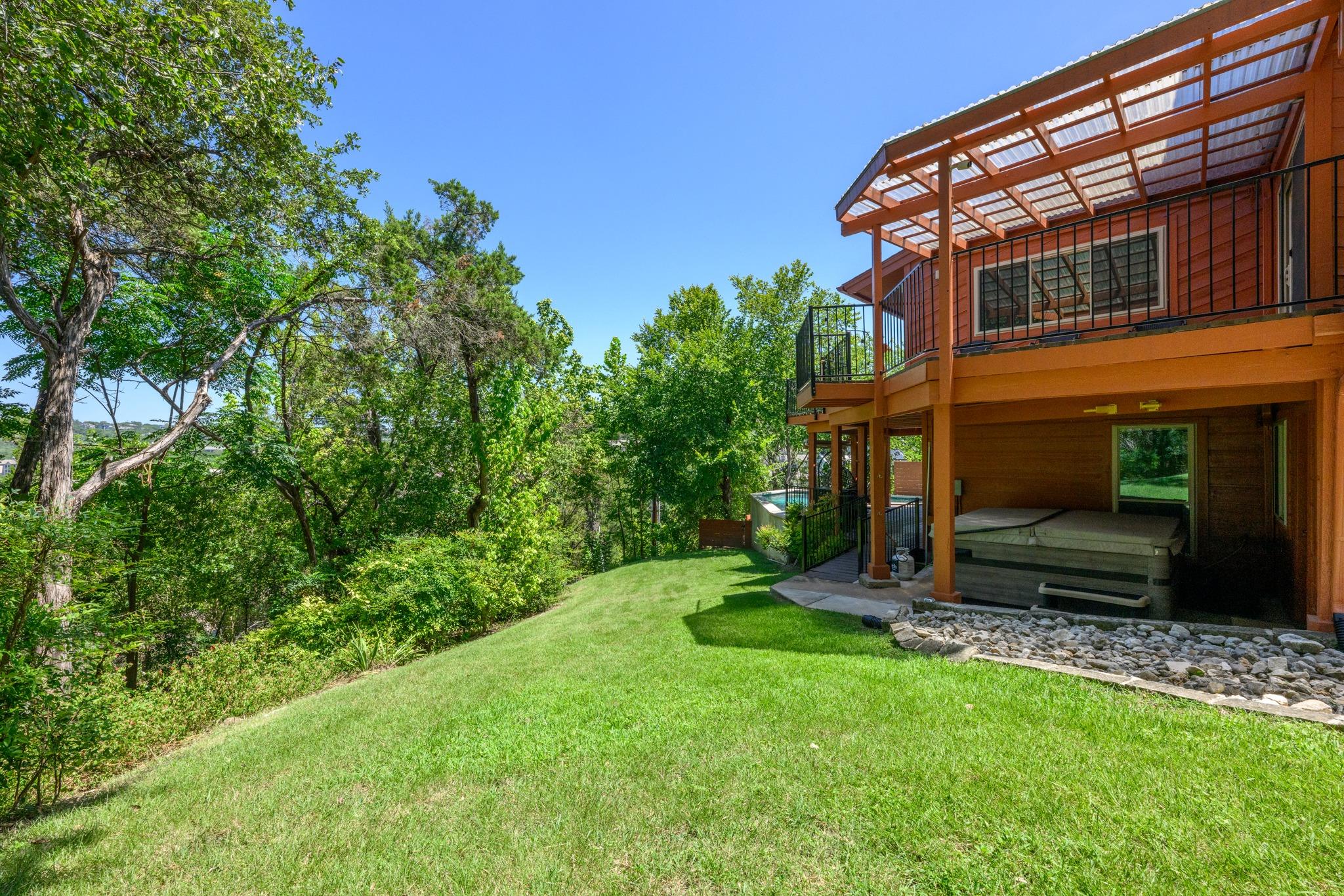 5104 Beverly Hills DR