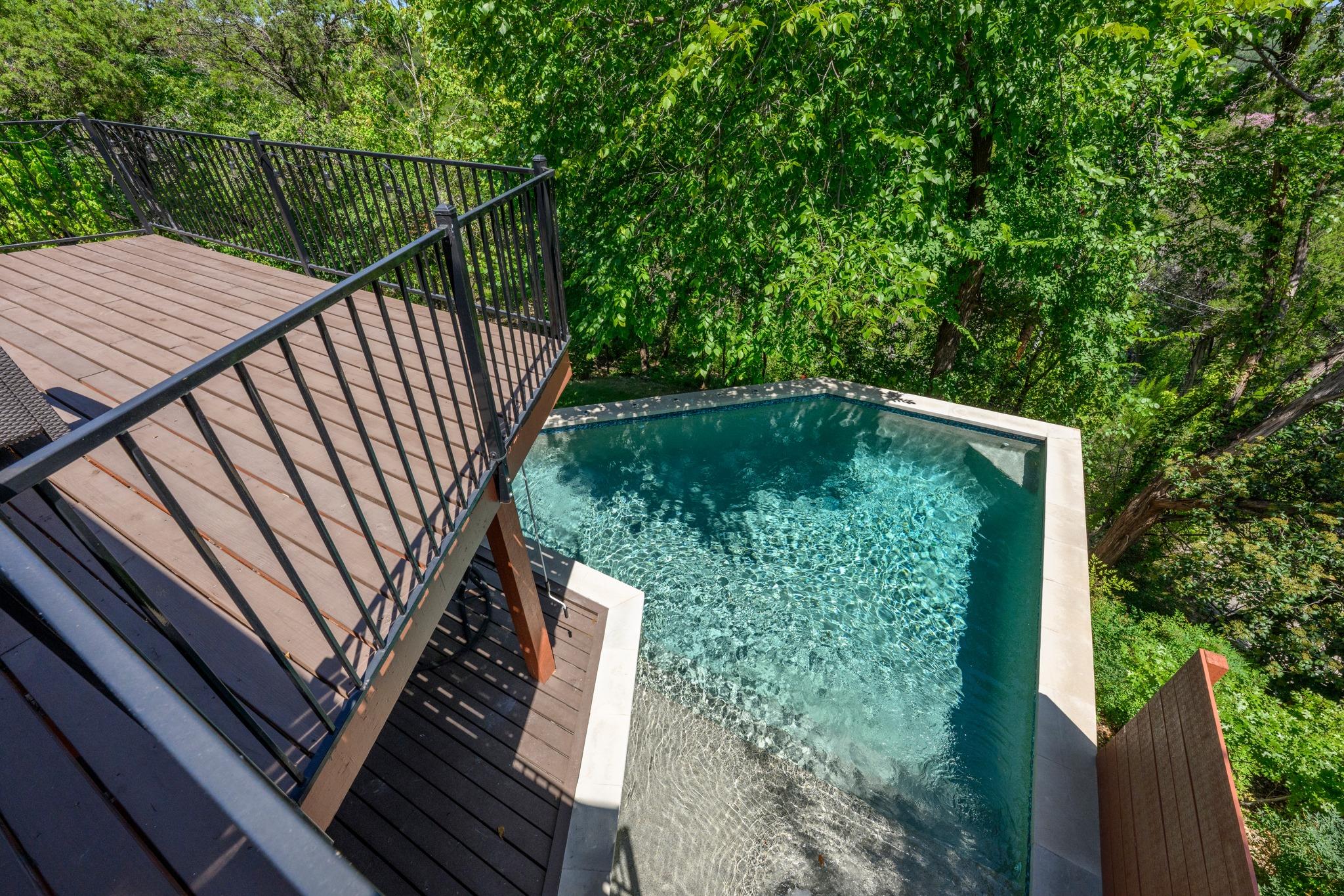 5104 Beverly Hills DR