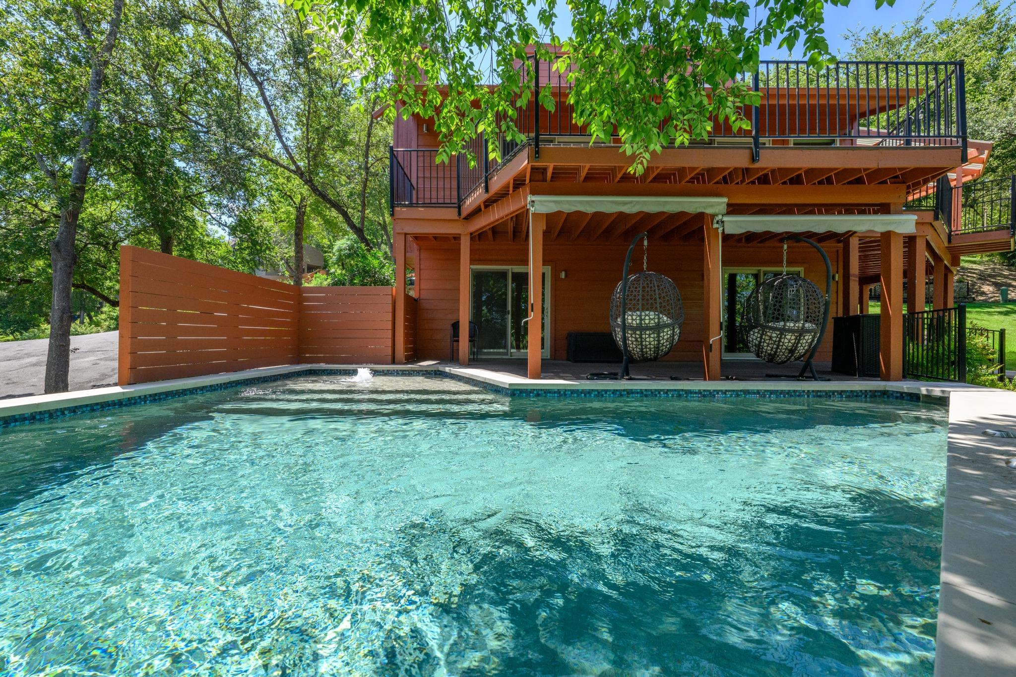 5104 Beverly Hills DR