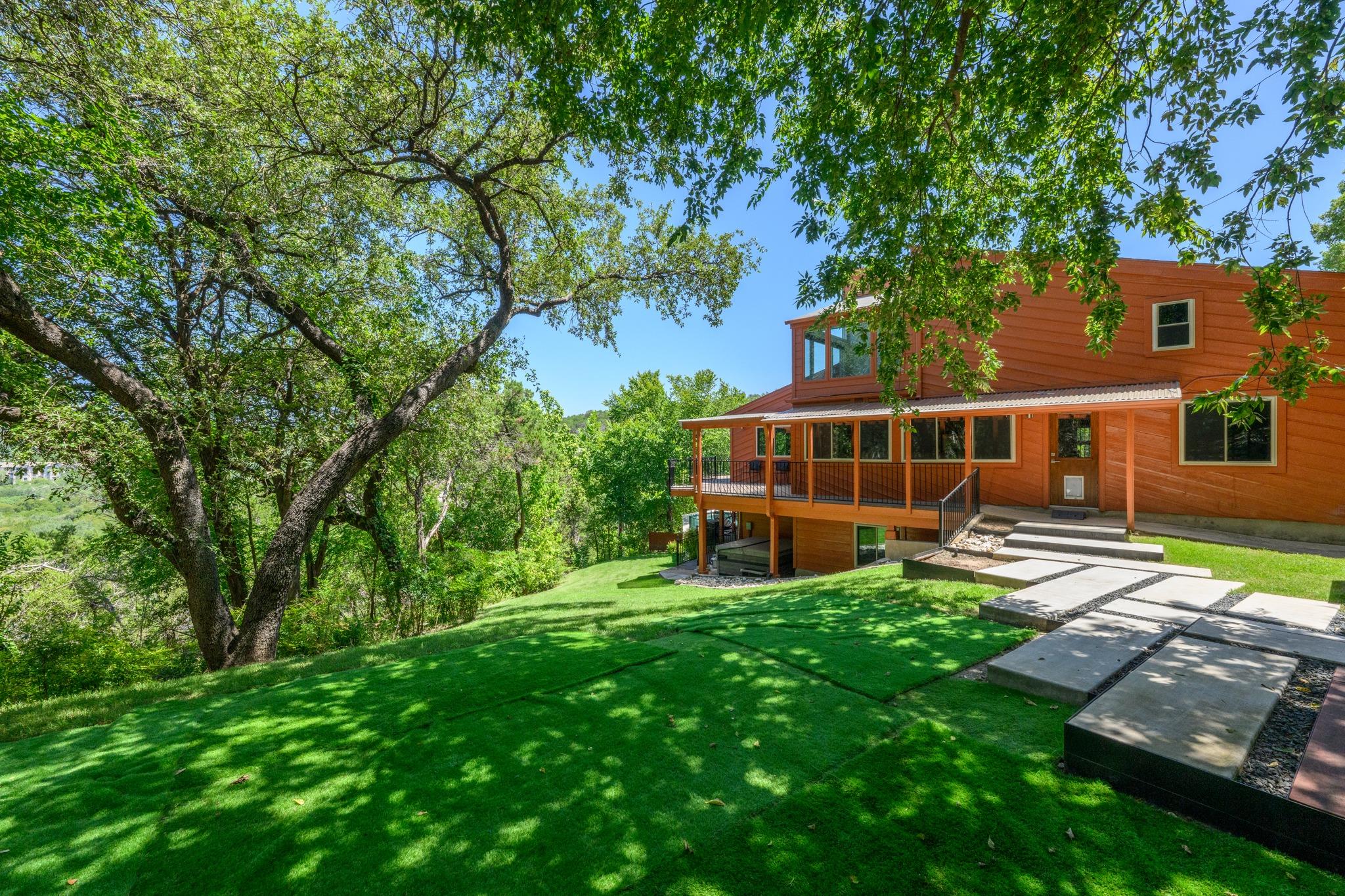 5104 Beverly Hills DR