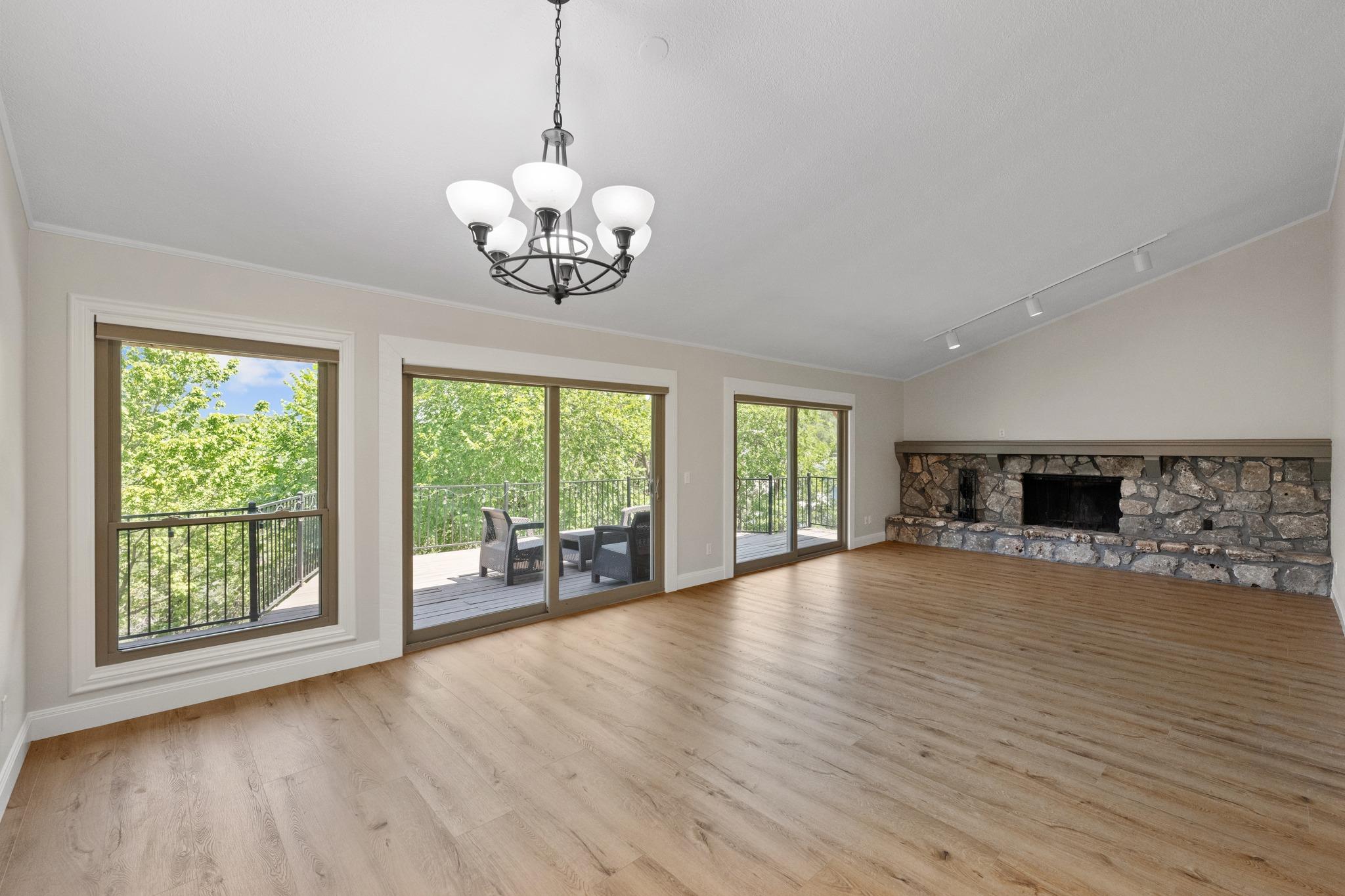 5104 Beverly Hills DR
