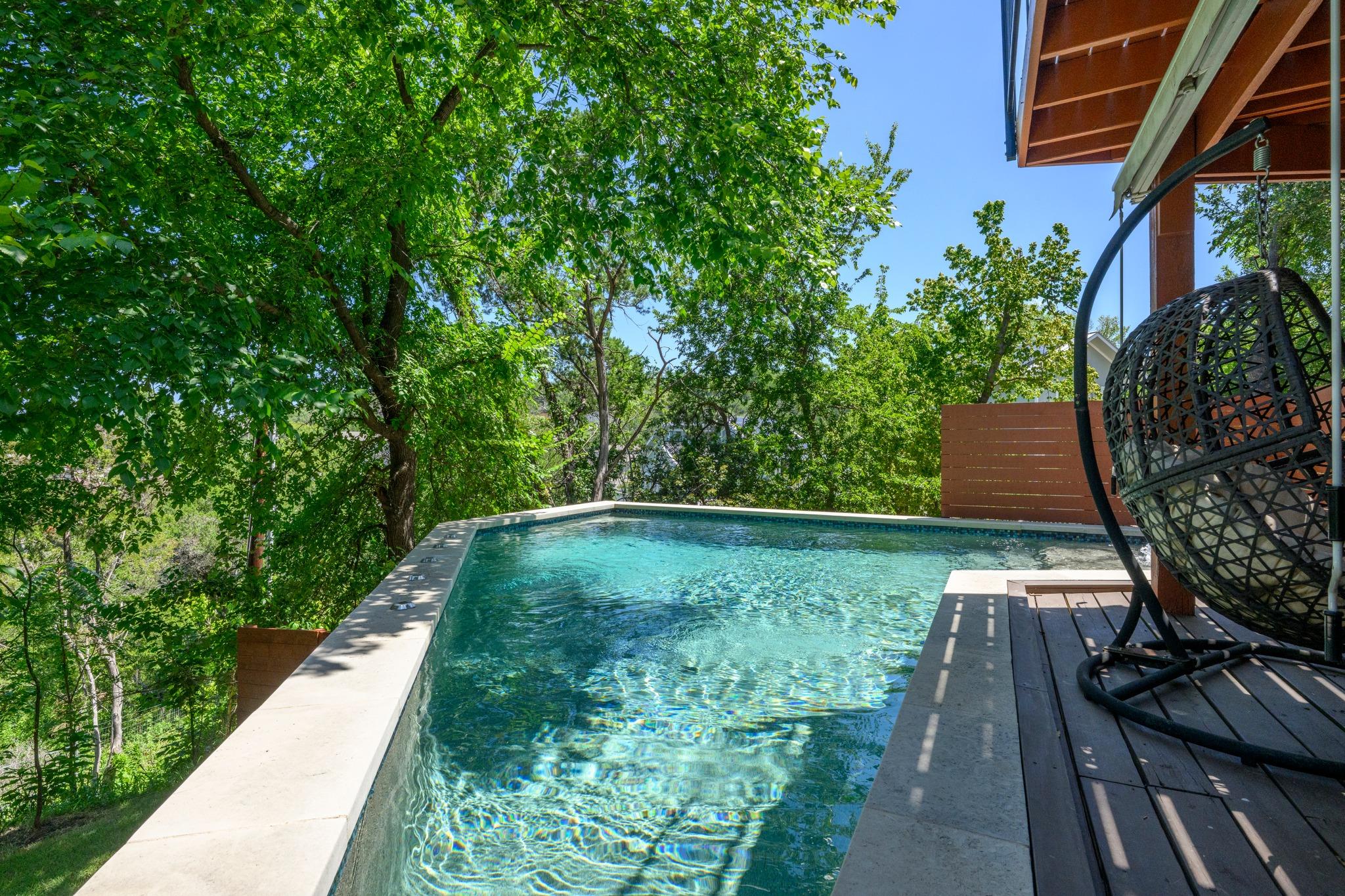 5104 Beverly Hills DR
