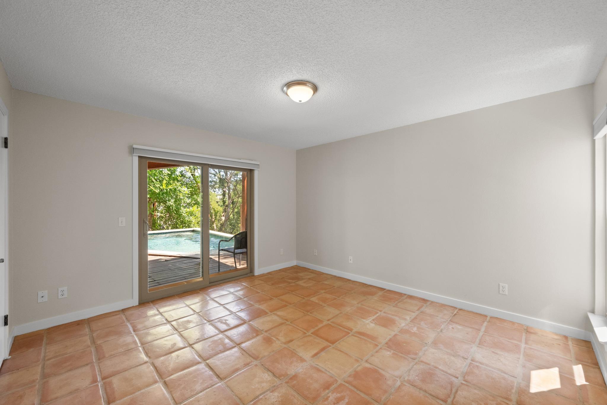 5104 Beverly Hills DR