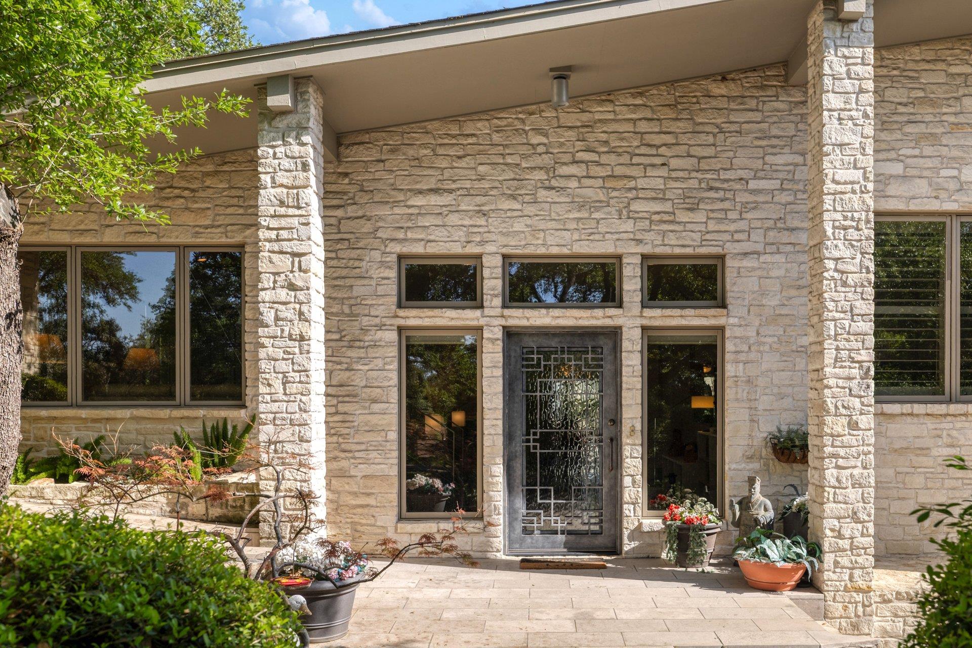 5901 Lookout Mountain DR