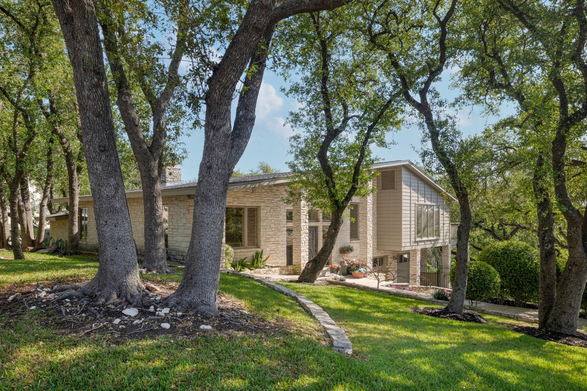 5901 Lookout Mountain DR
