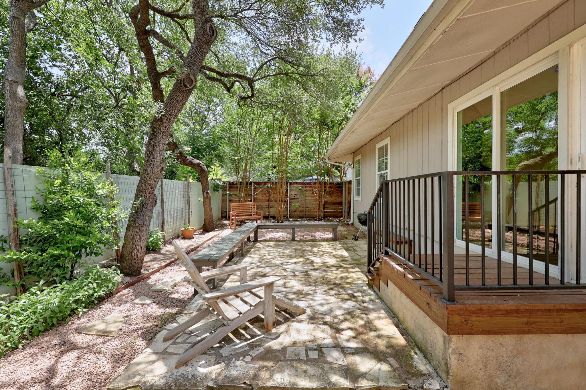 3518 Lakeland DR