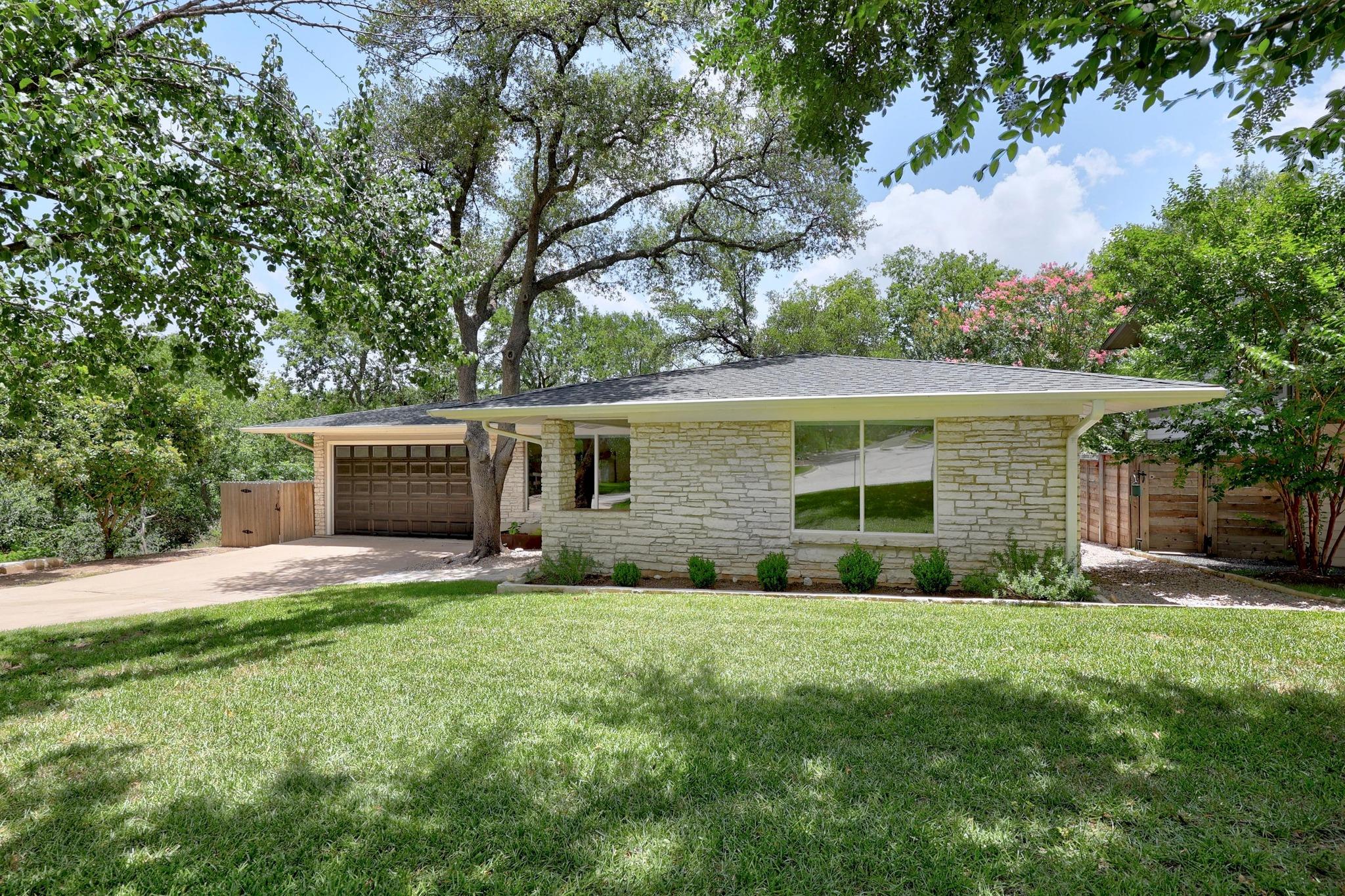 3518 Lakeland DR