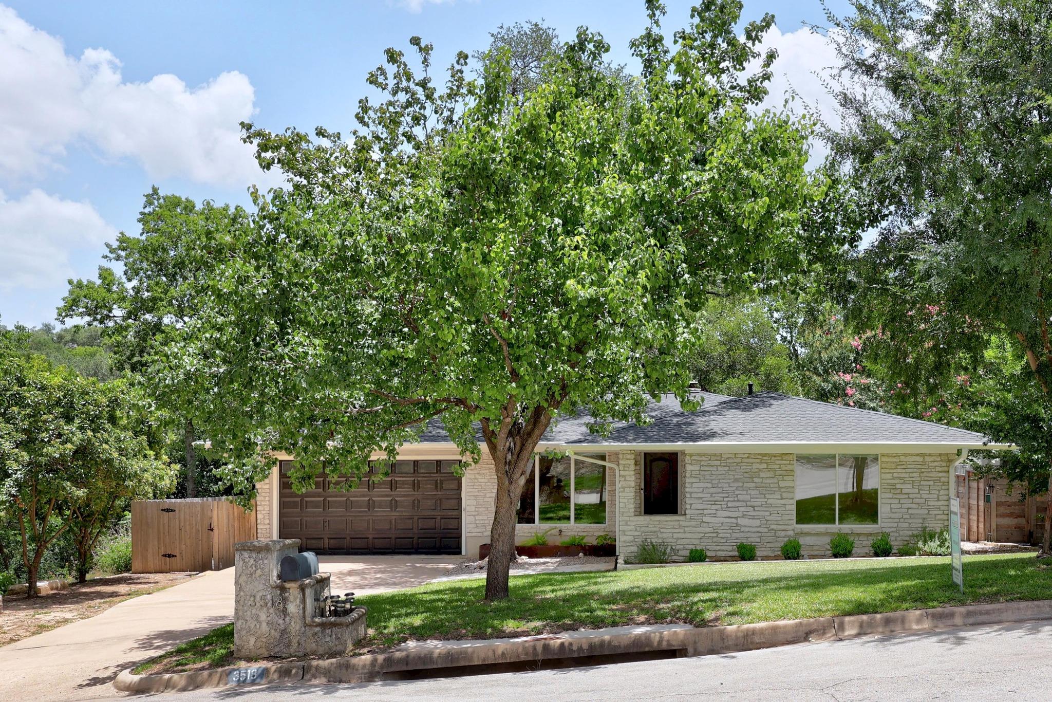 3518 Lakeland DR