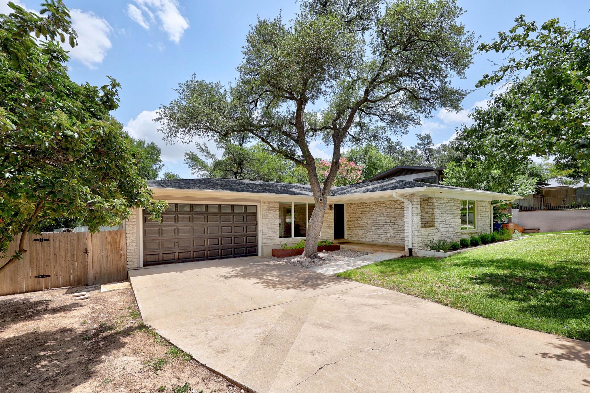 3518 Lakeland DR