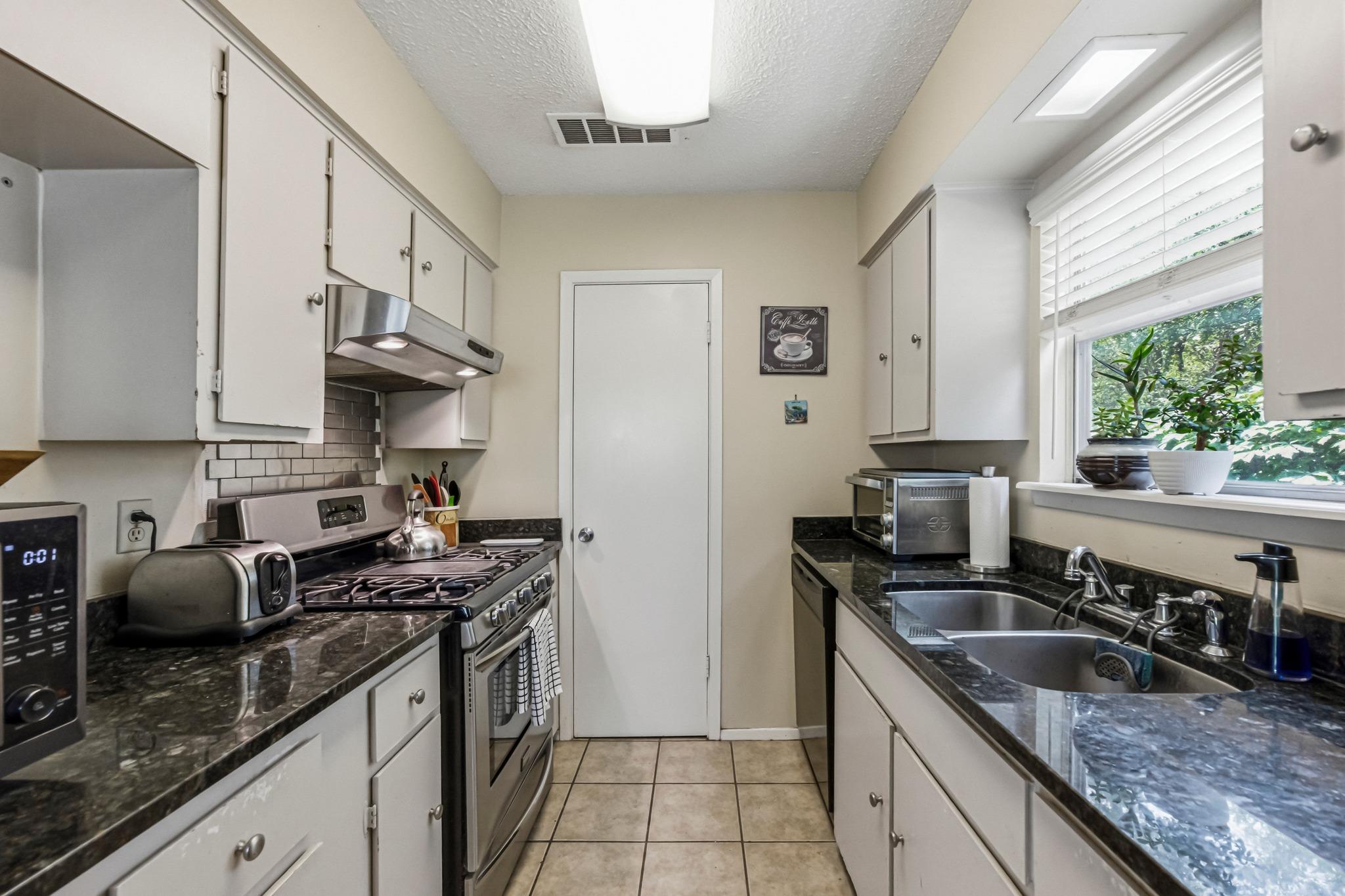 4910 Sylvandale DR