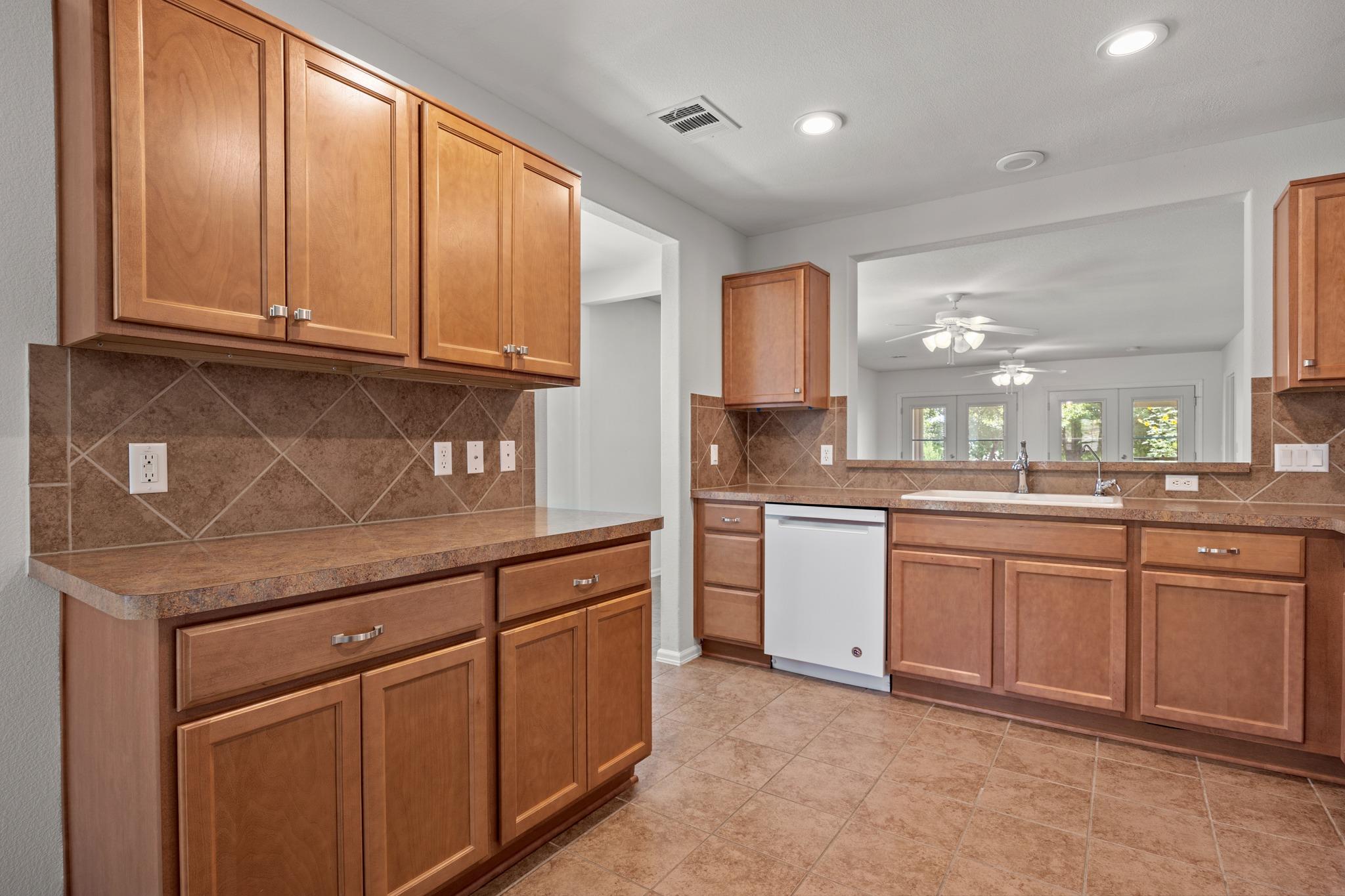 522 Salt Creek LN