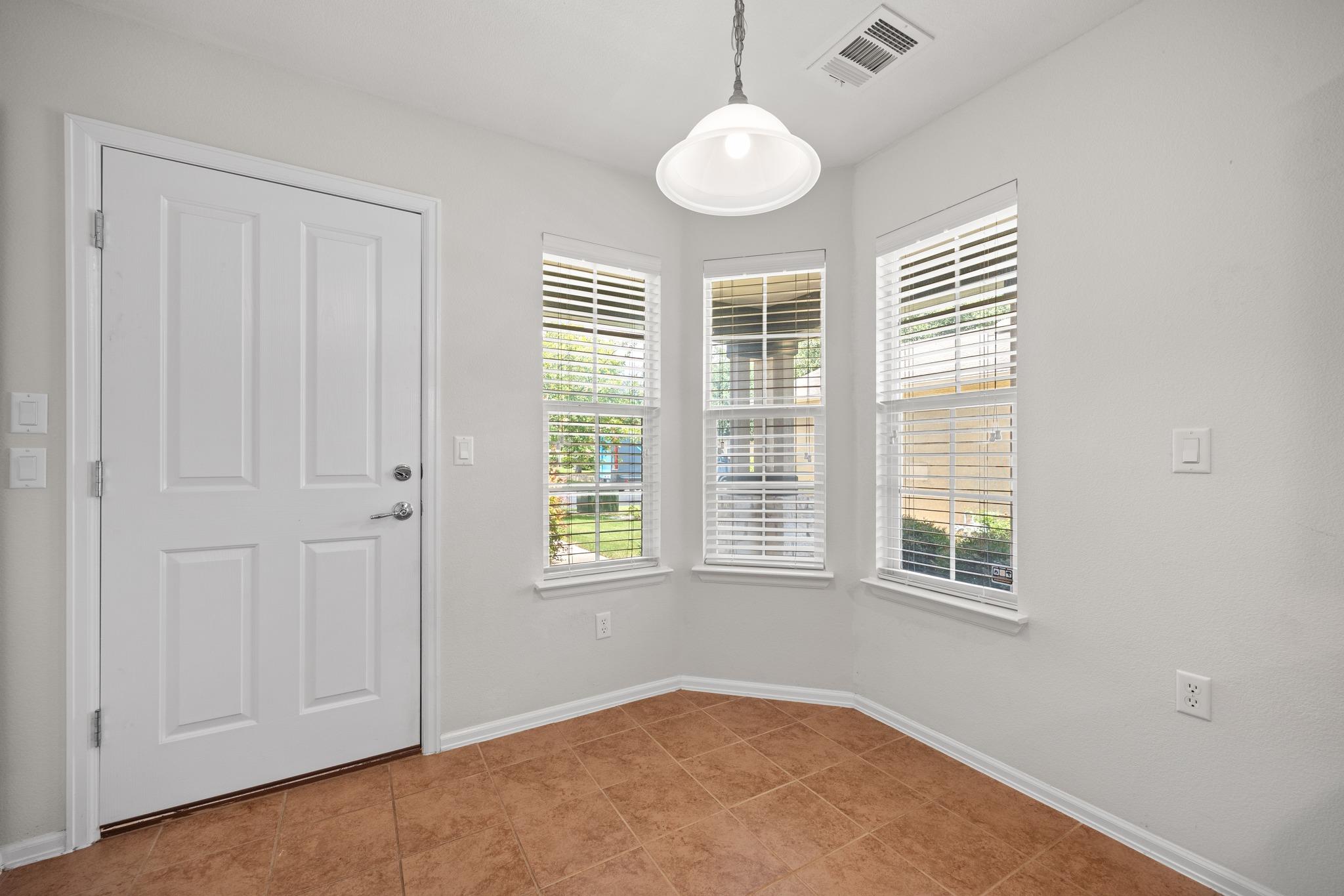 522 Salt Creek LN