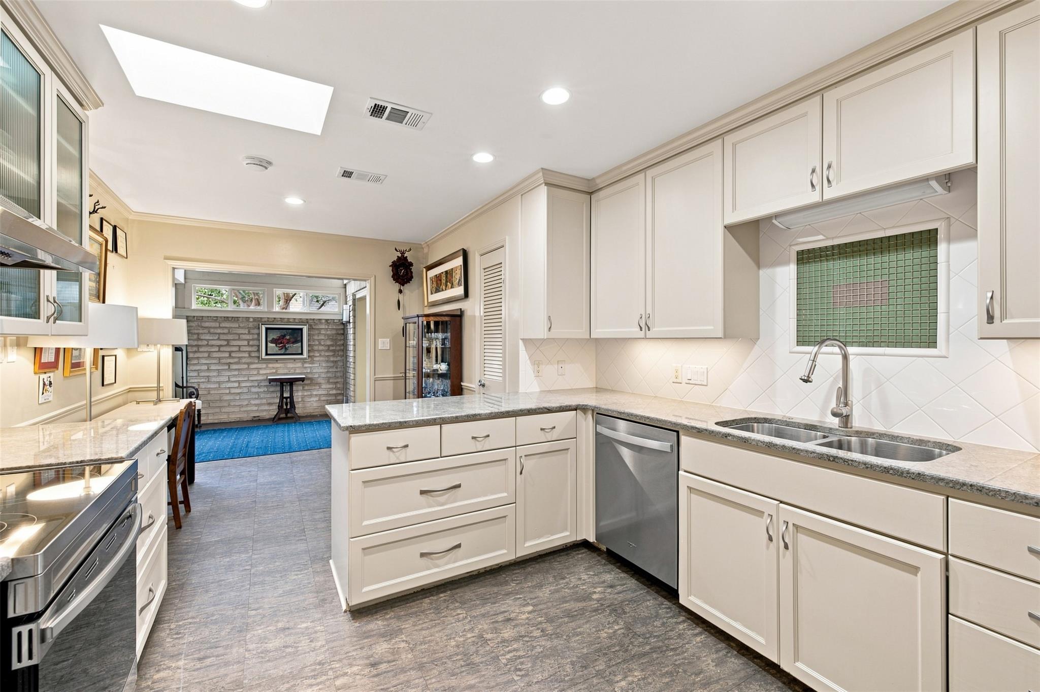 8107 Middle CT