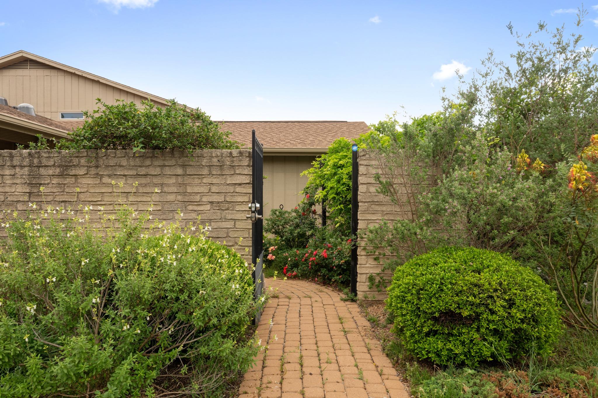8107 Middle CT
