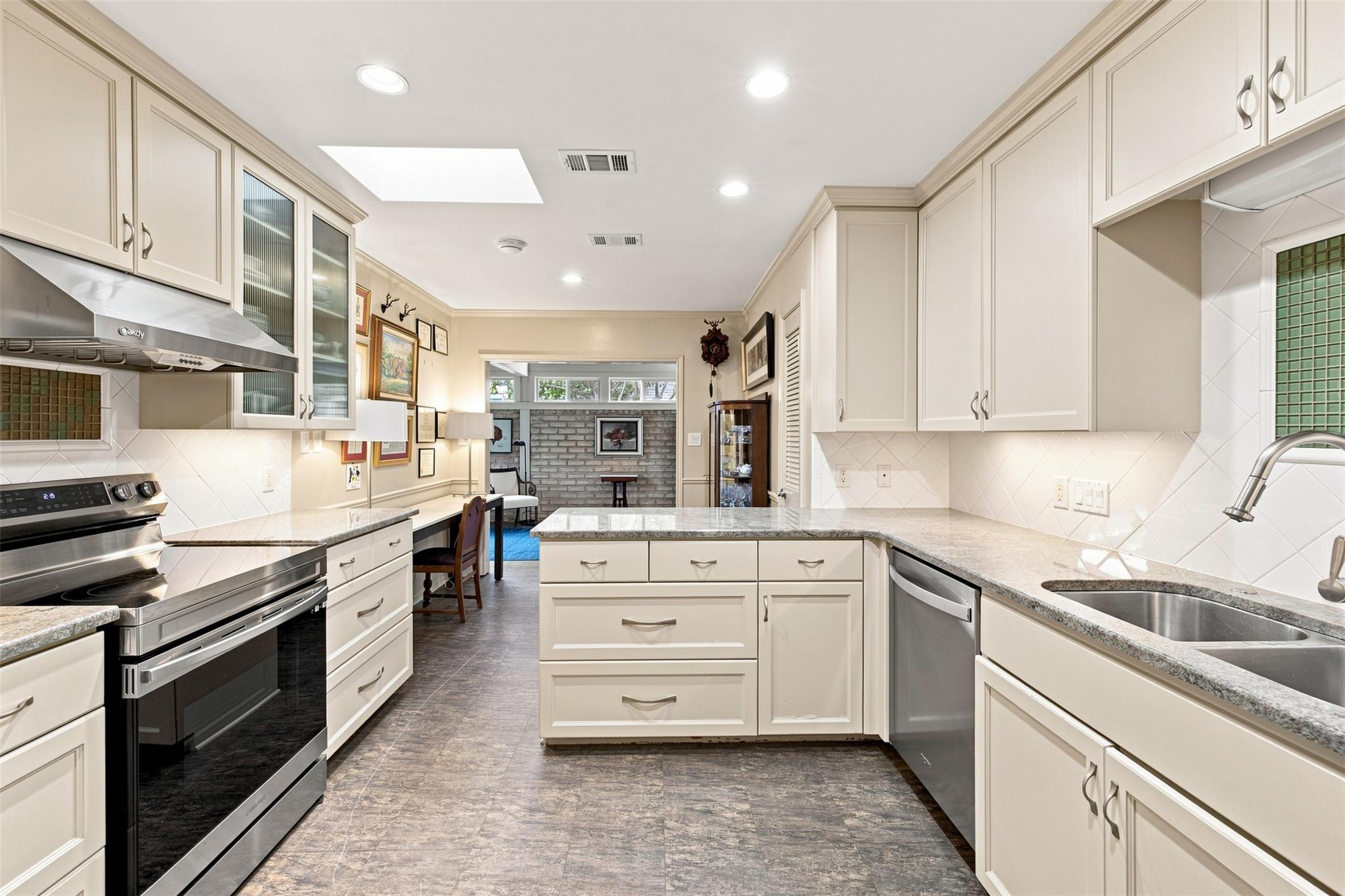8107 Middle CT