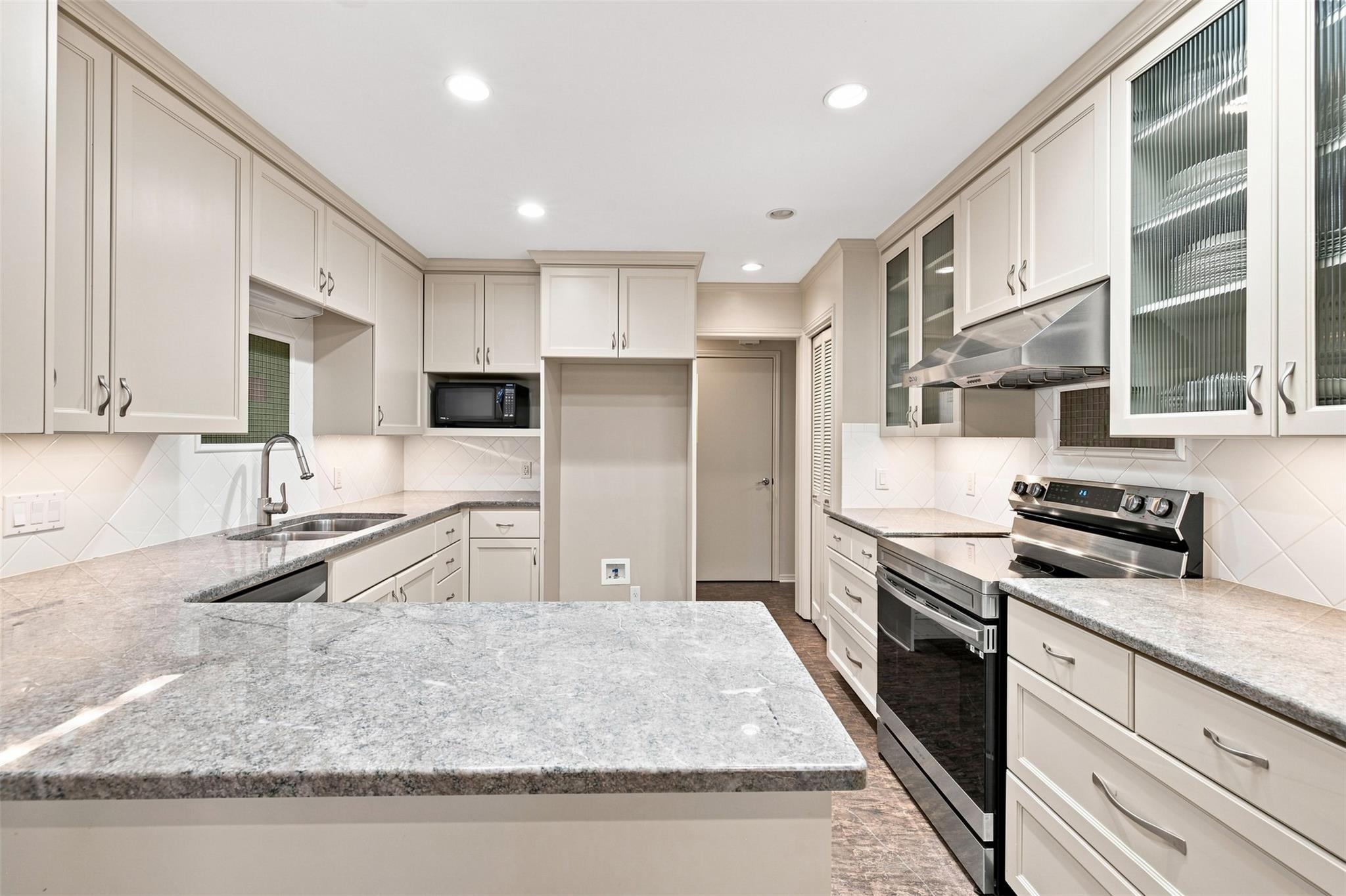 8107 Middle CT