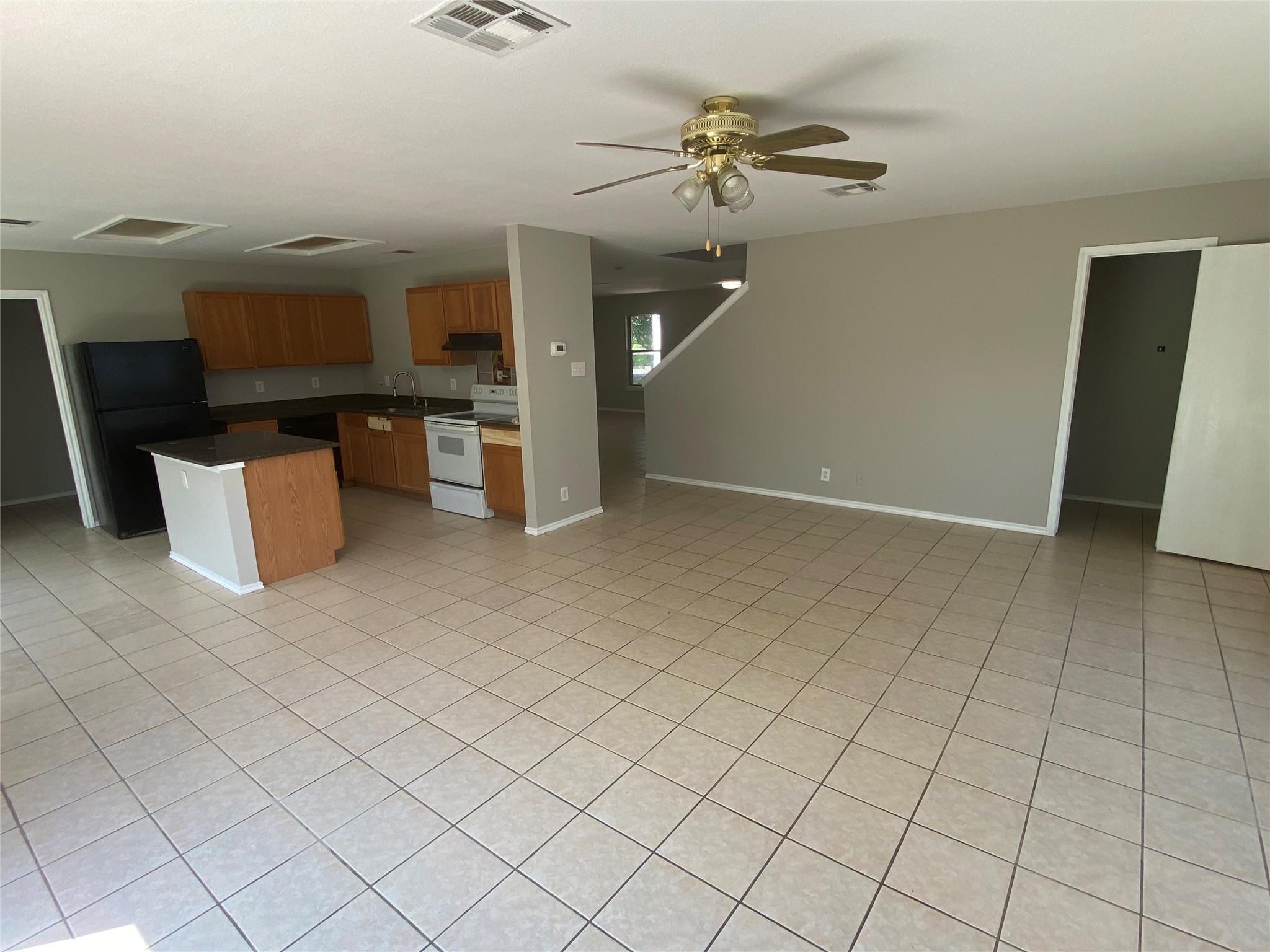 1405 Meadow PKWY