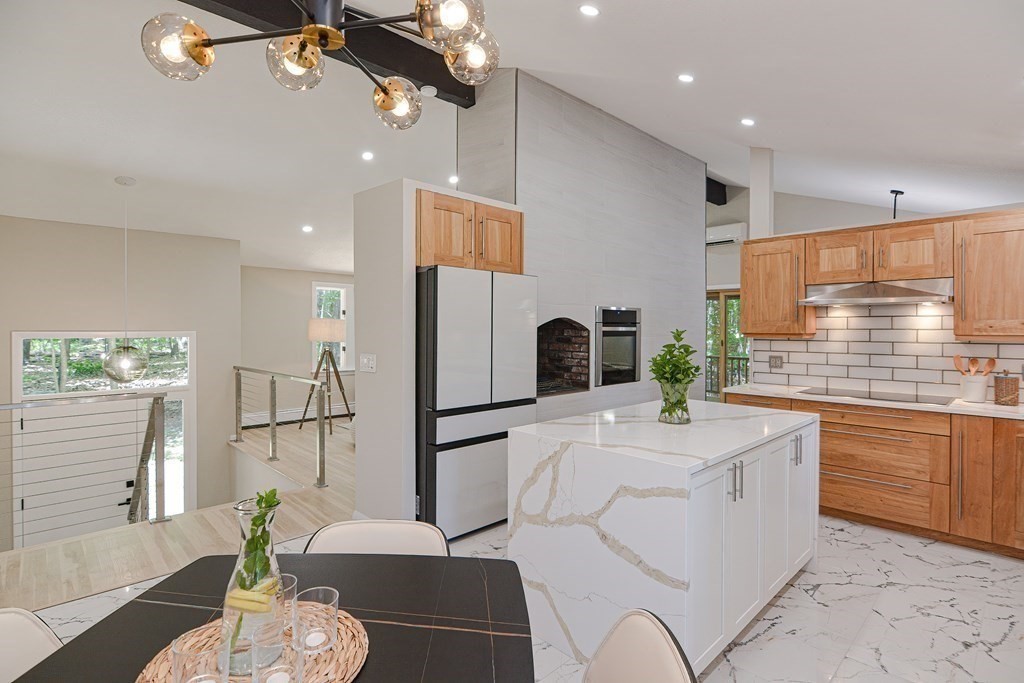 27 Adams Dr