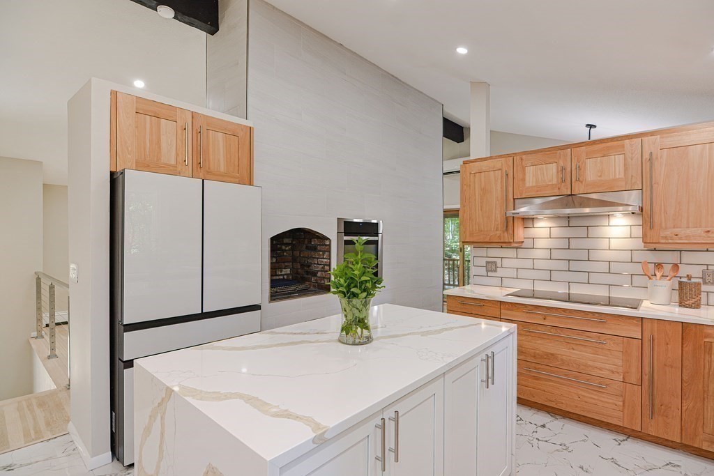 27 Adams Dr