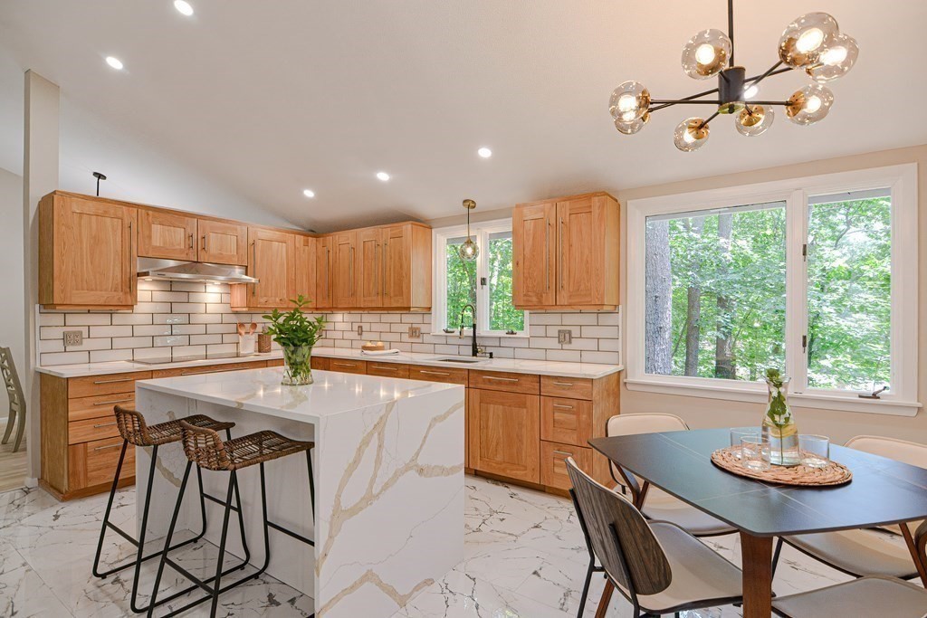 27 Adams Dr