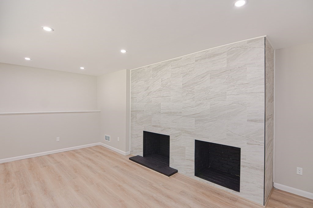 27 Adams Dr