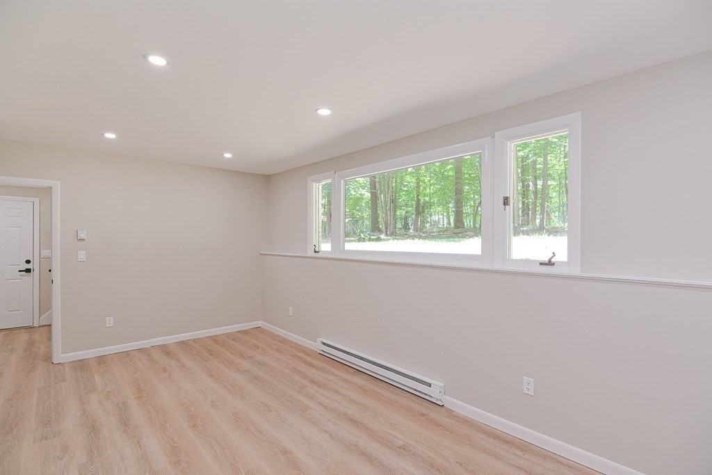 27 Adams Dr