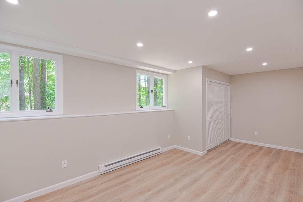 27 Adams Dr