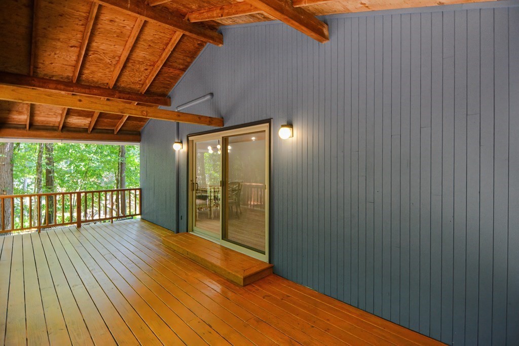 27 Adams Dr