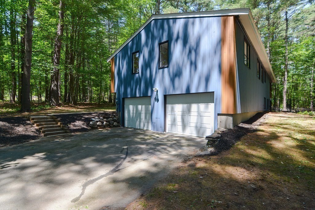 27 Adams Dr