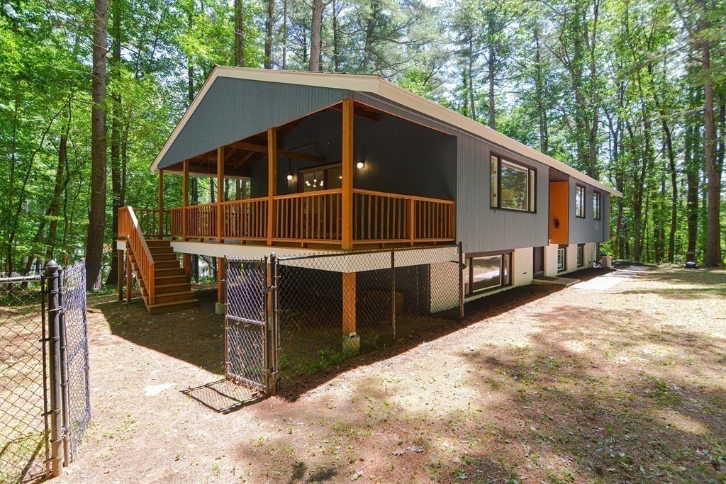 27 Adams Dr