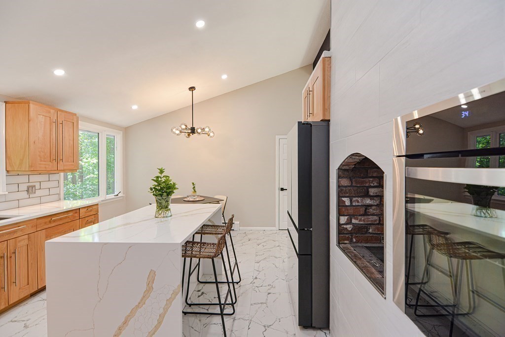 27 Adams Dr