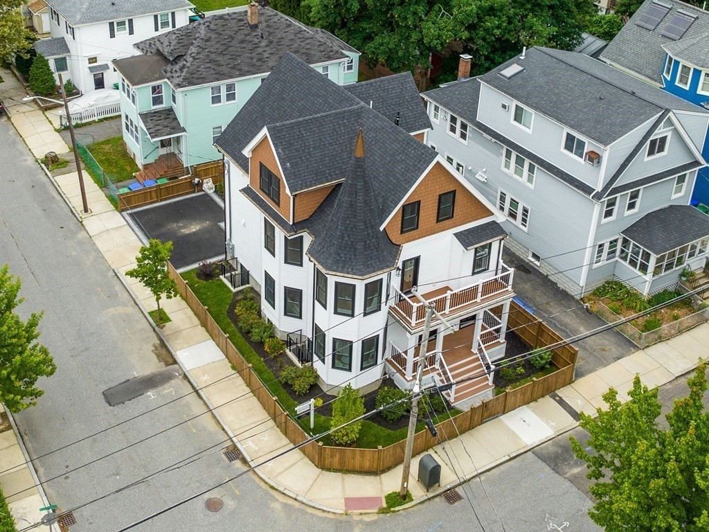 62 Marshall St # 1