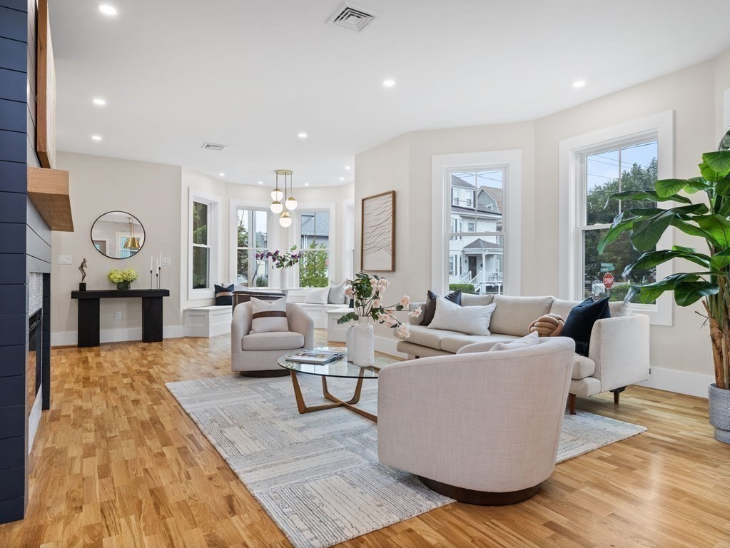 62 Marshall St # 1