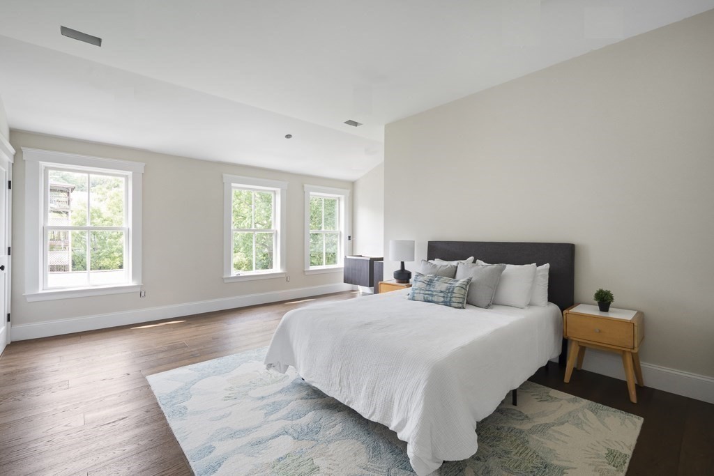 83 Glendower Rd # 2